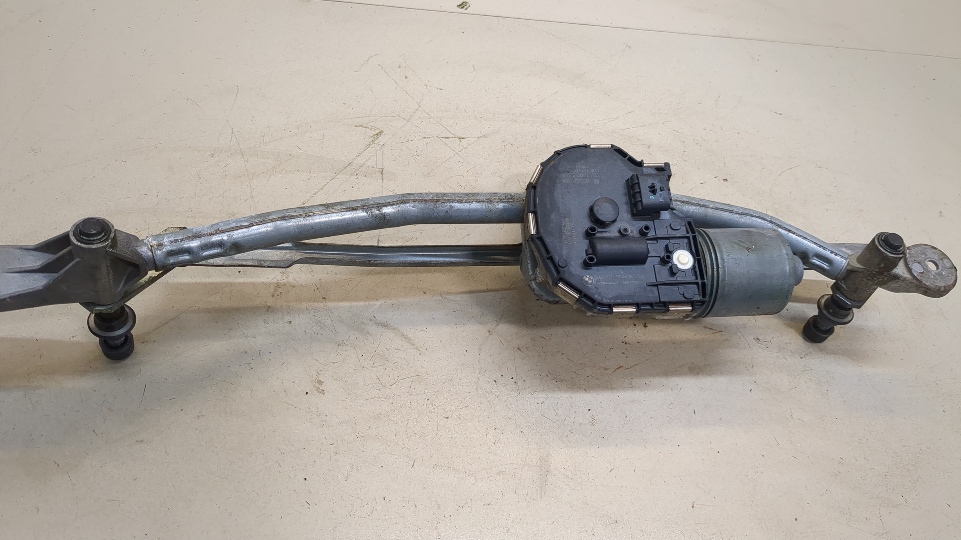 Трапеция стеклоочистителей