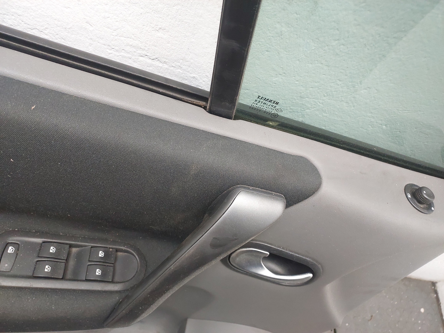 Дверь передняя левая