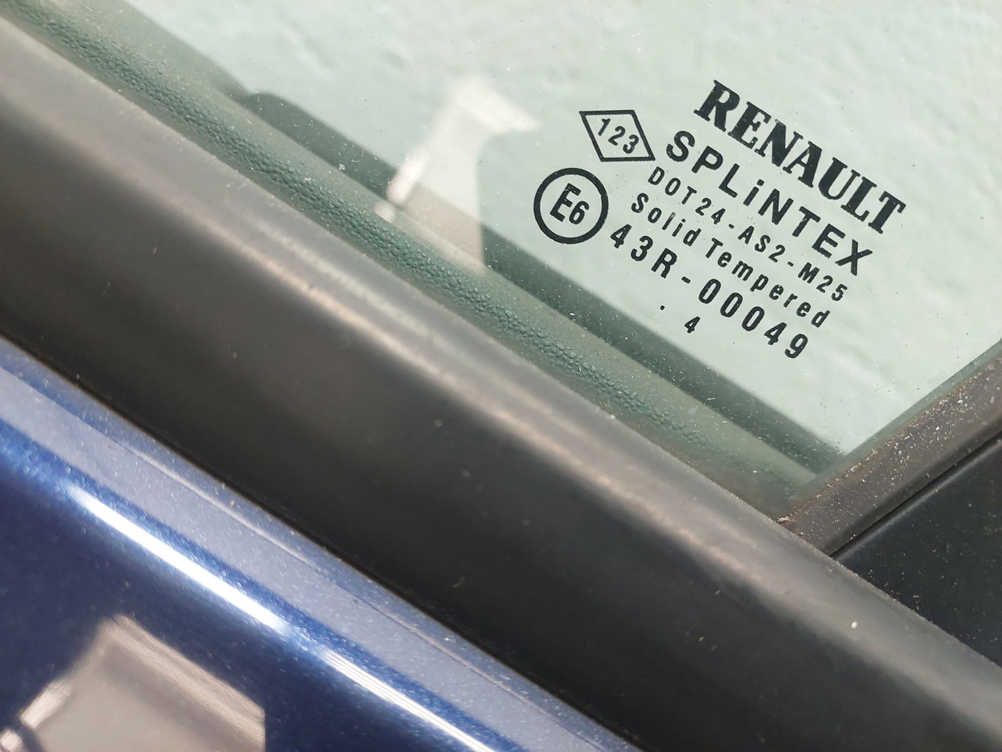 Дверь передняя левая