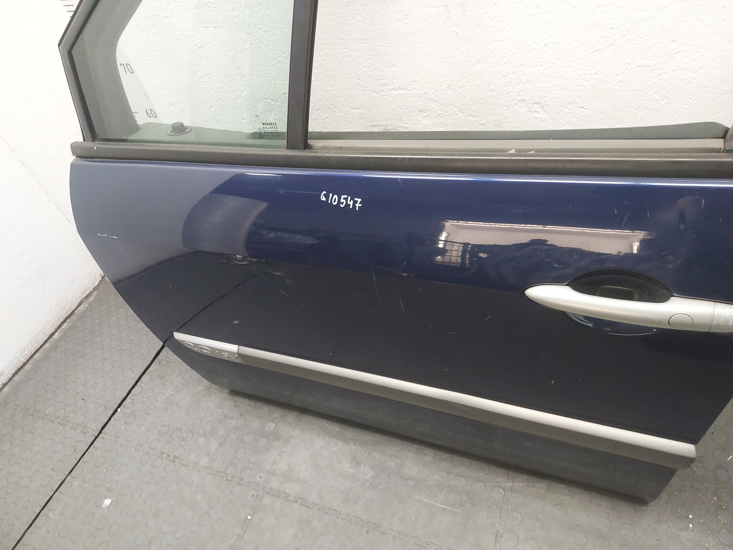 Дверь передняя левая