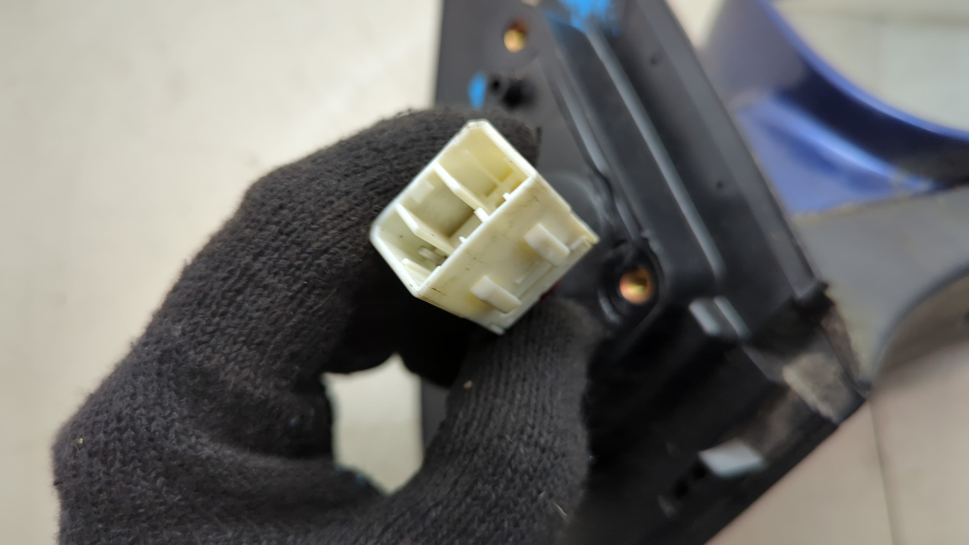 Зеркало правое электрическое