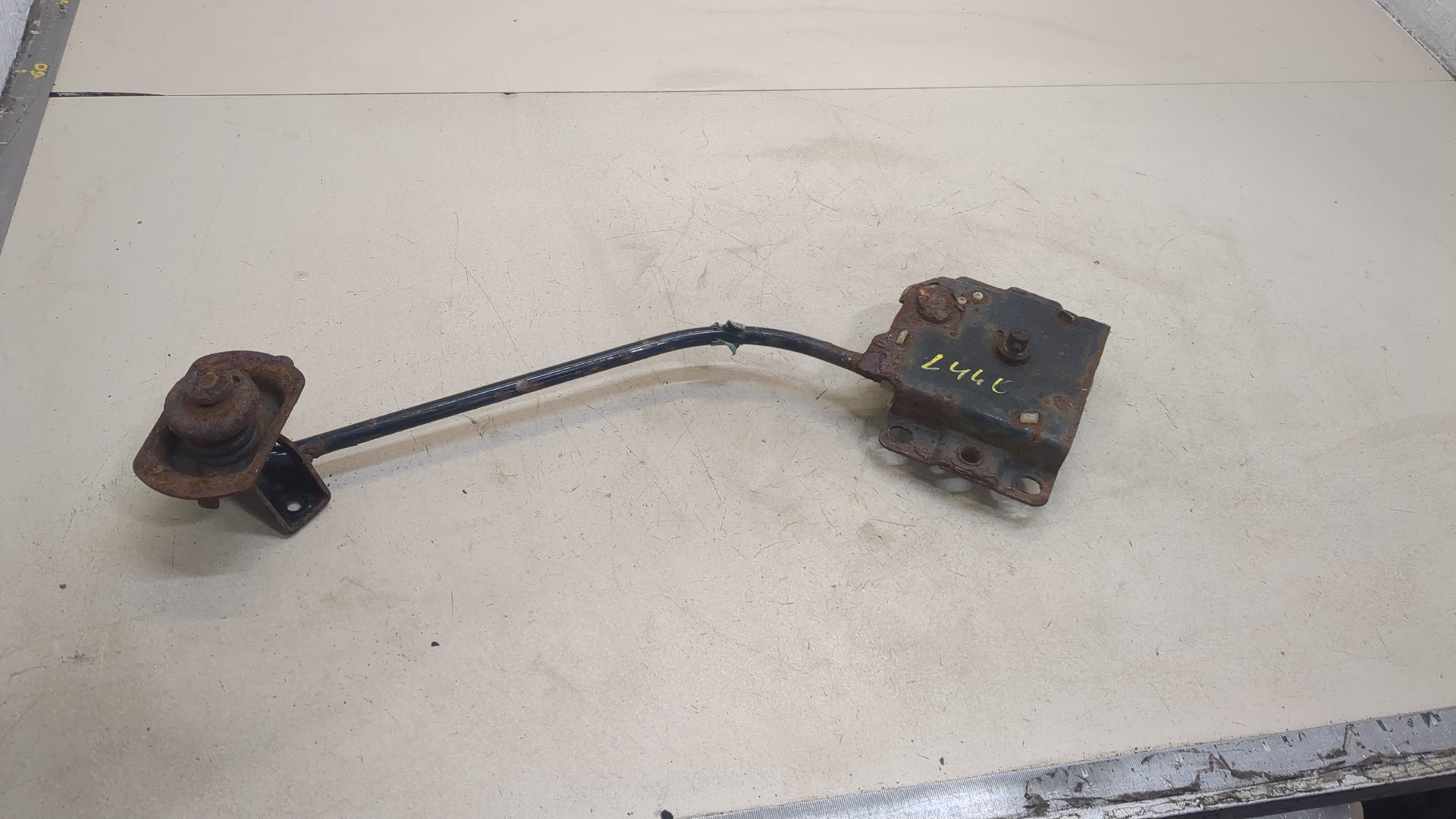 Кронштейн (сопут. товар)