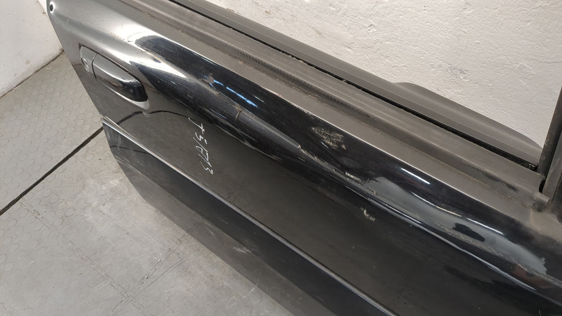 Дверь передняя правая