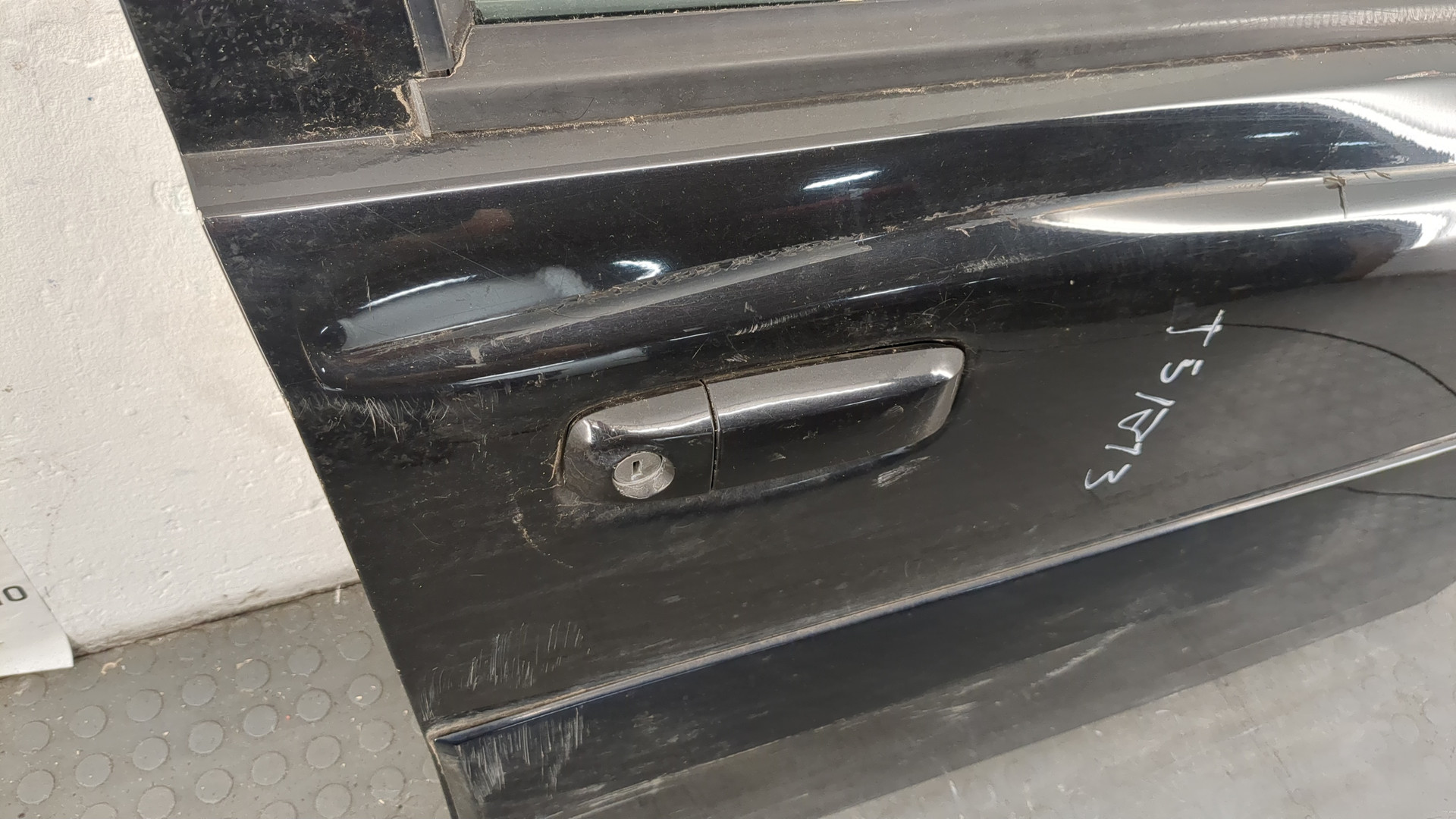 Дверь передняя правая