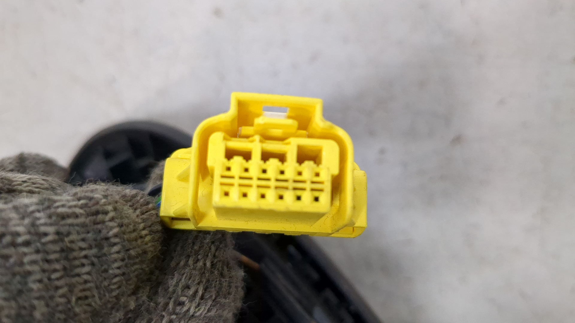 Подушка безопасности в рулевое колесо