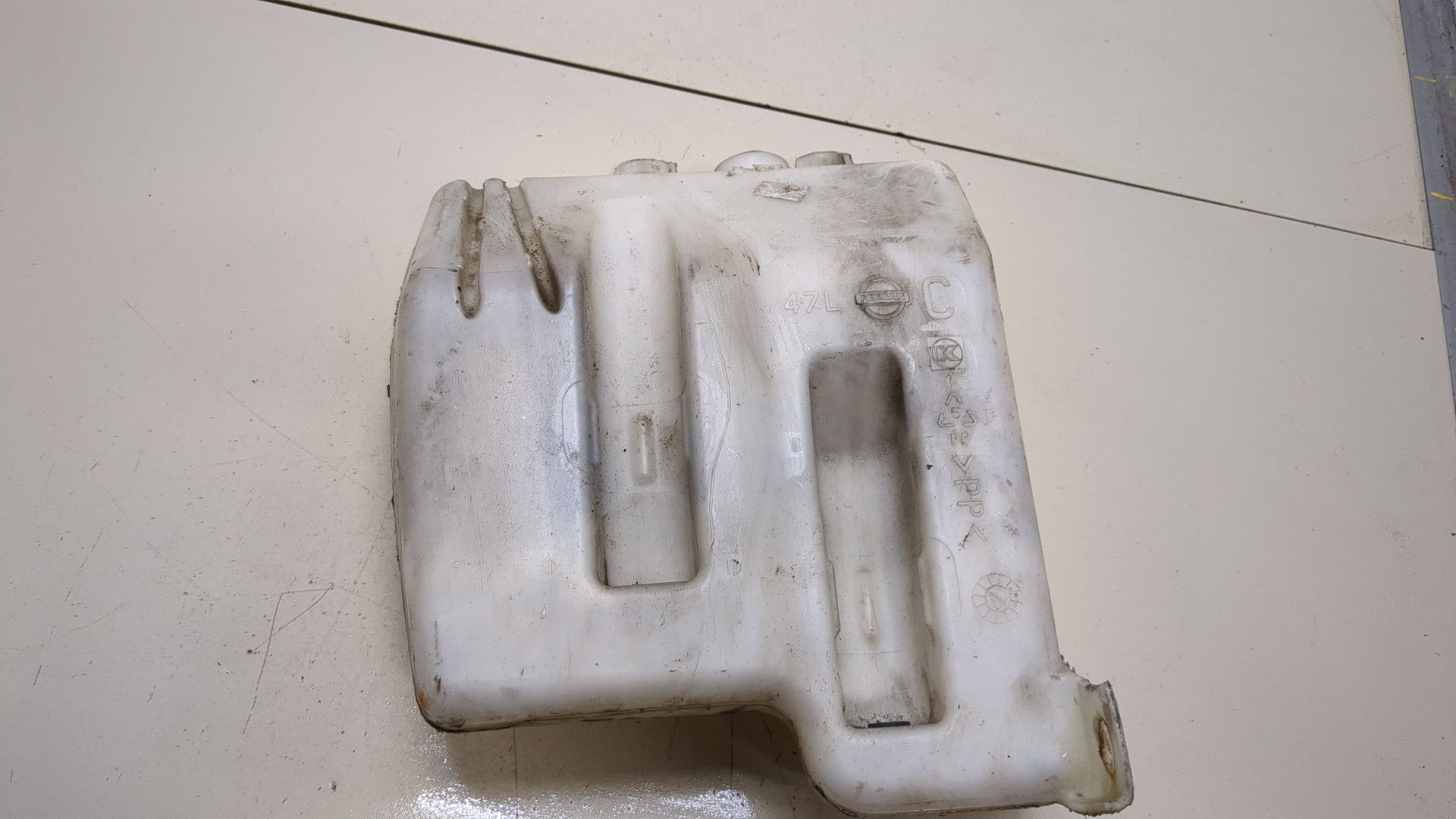 Бачок омывателя лобового стекла