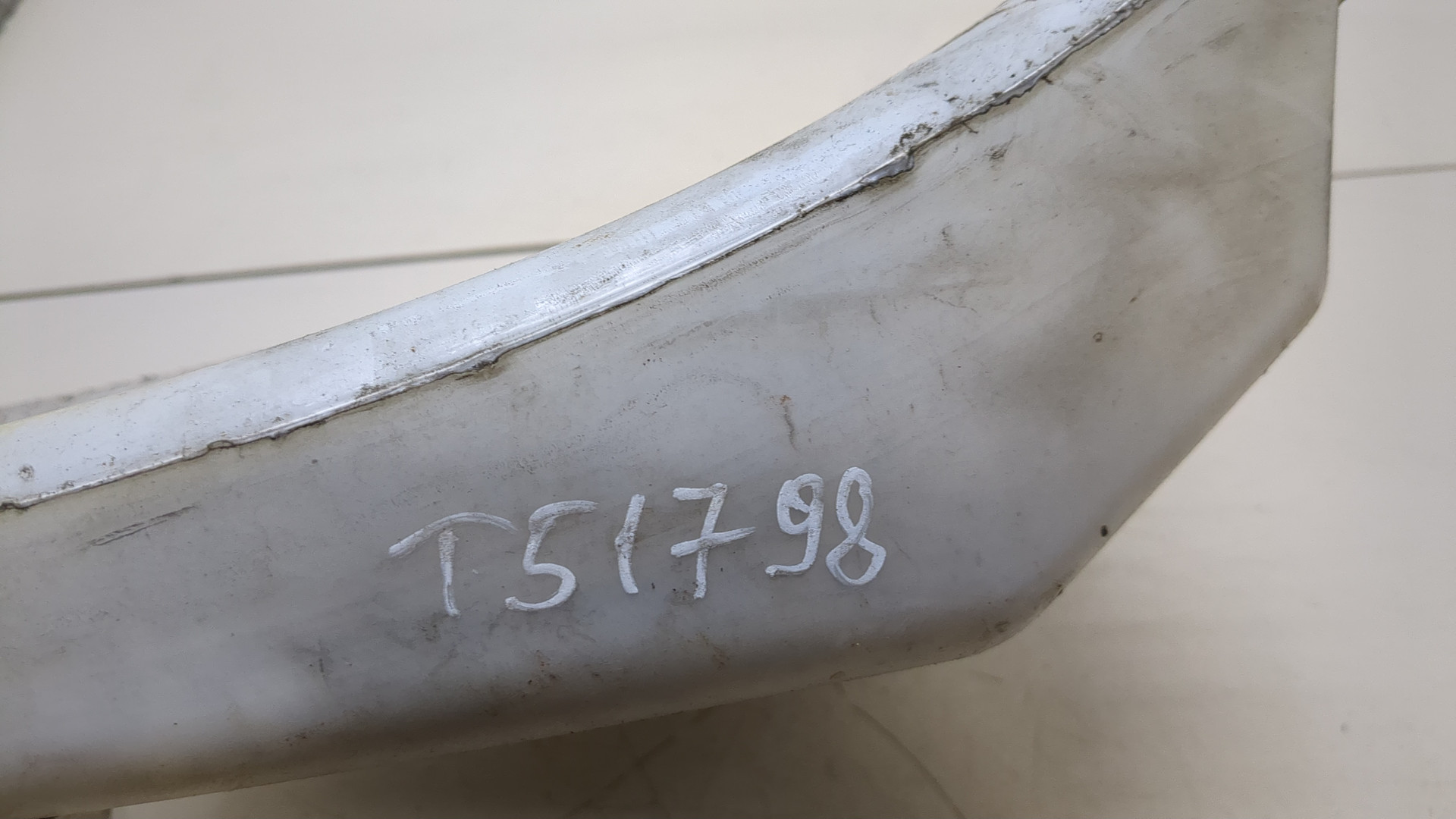 Бачок омывателя лобового стекла