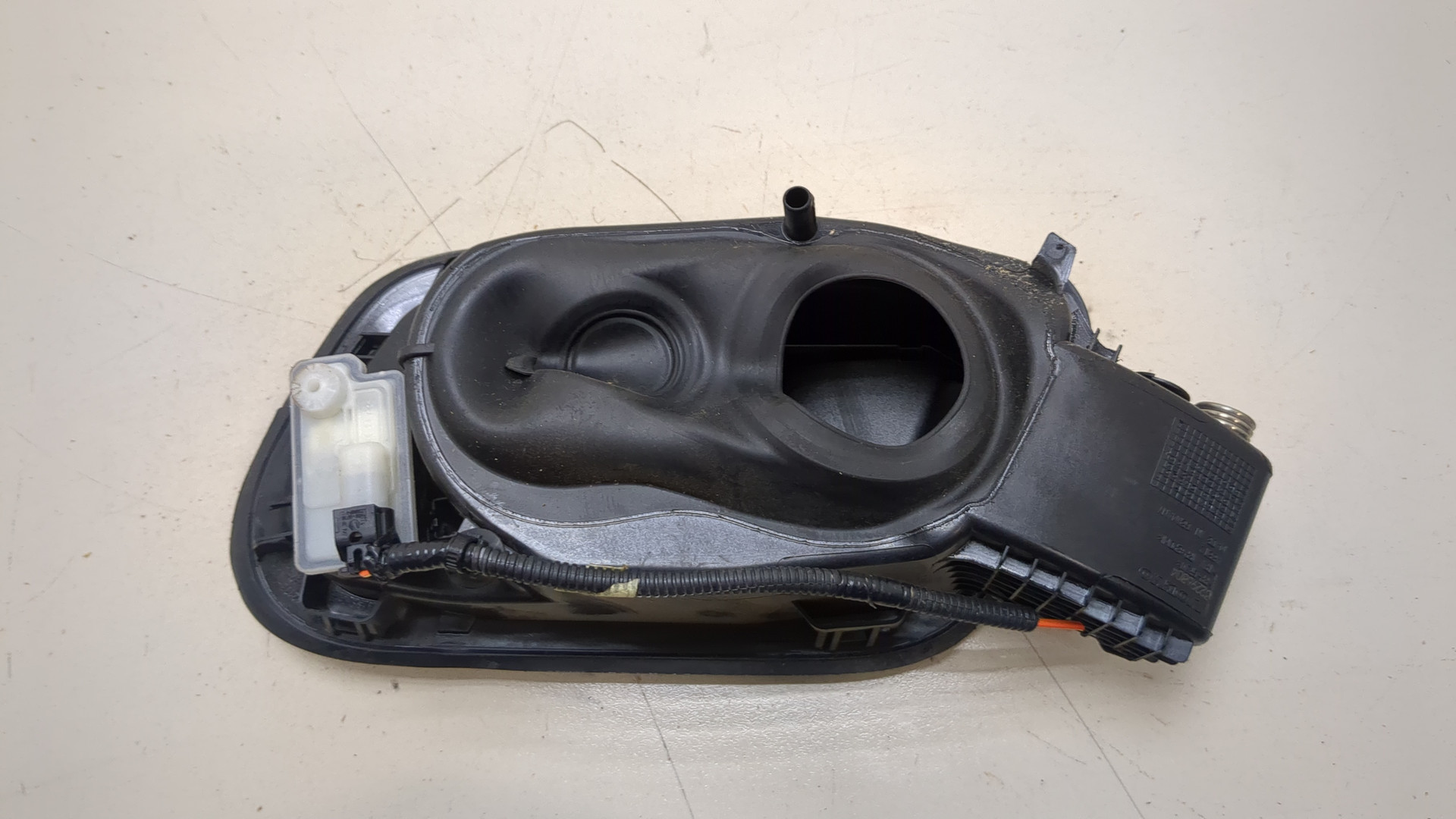 Лючок бензобака