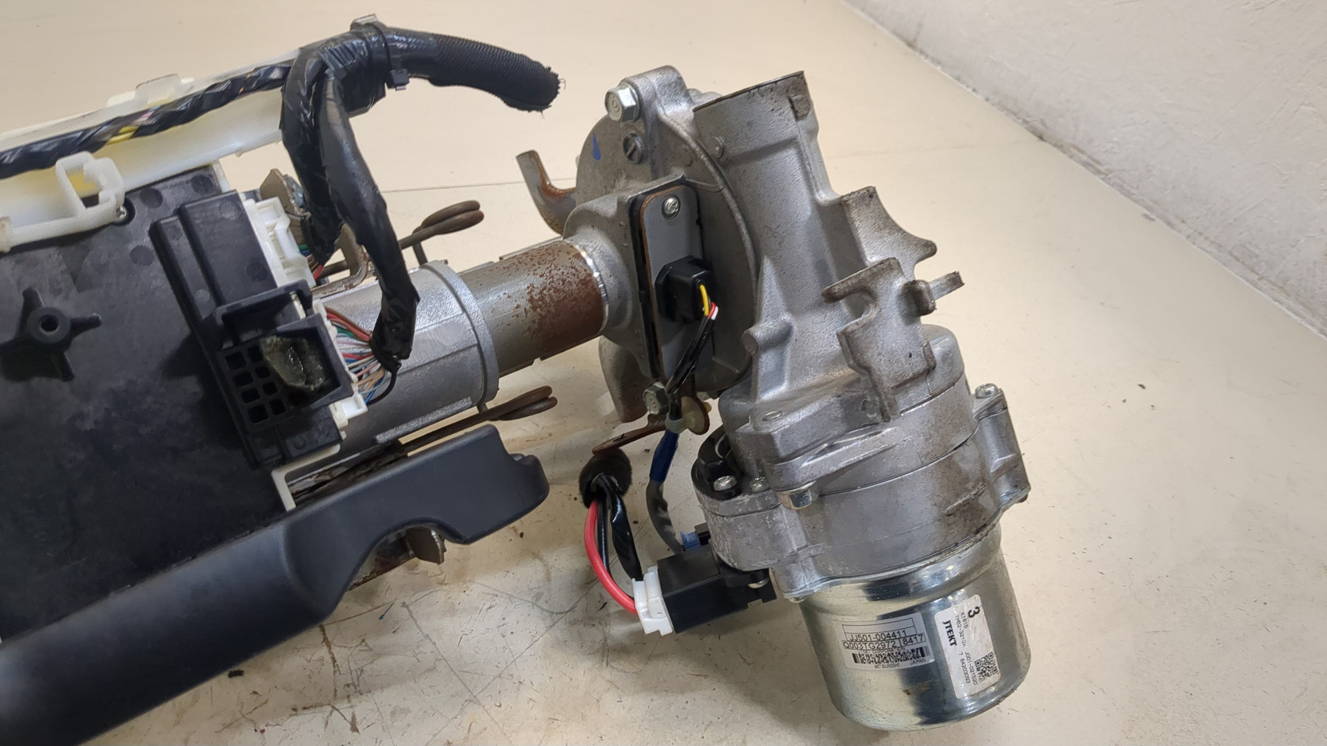 Серводвигатель рулевой рейки