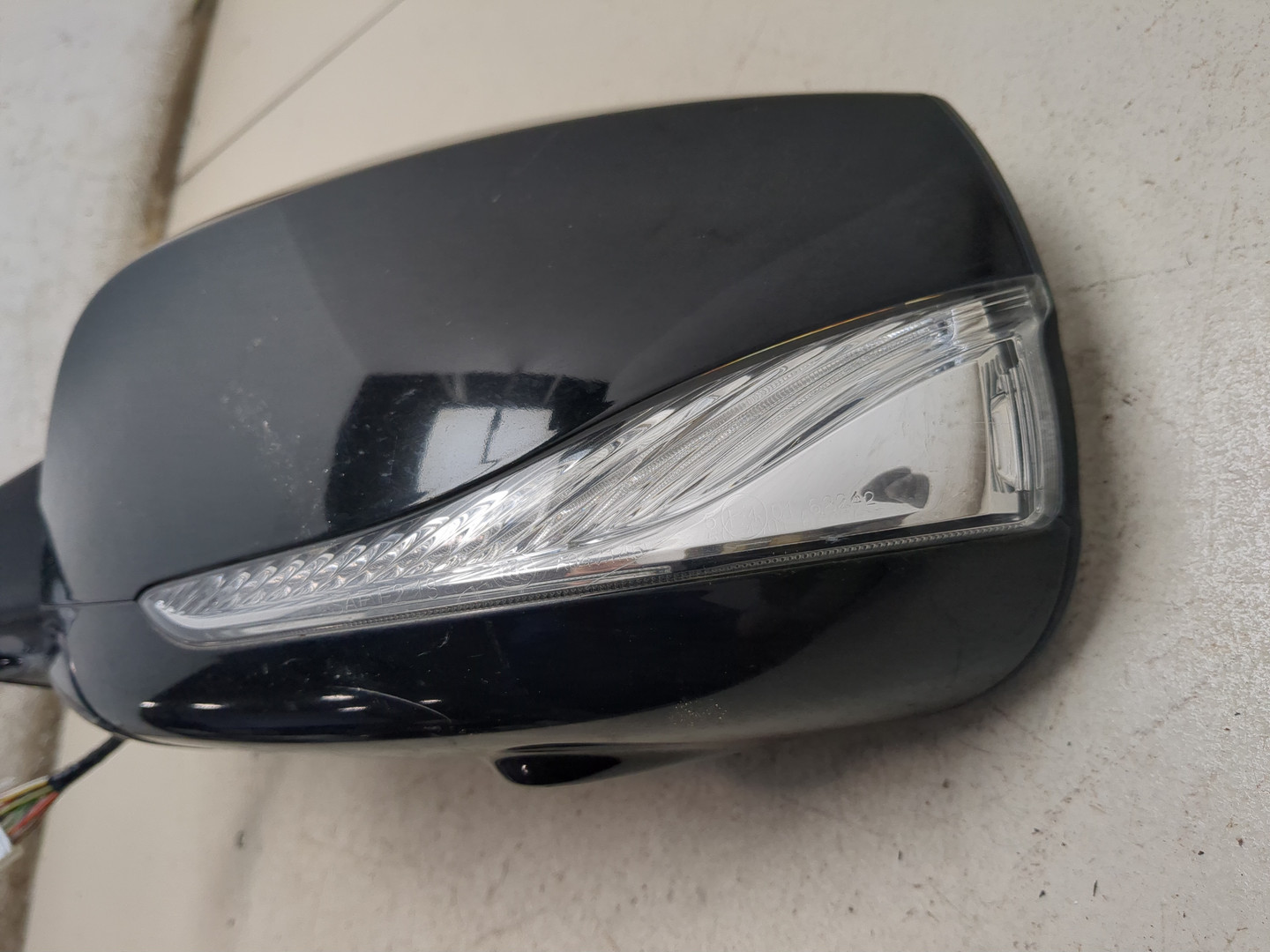 Зеркало правое электрическое