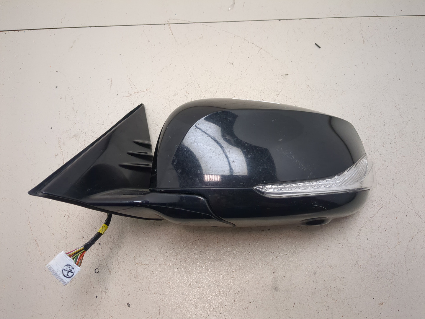 Зеркало правое электрическое