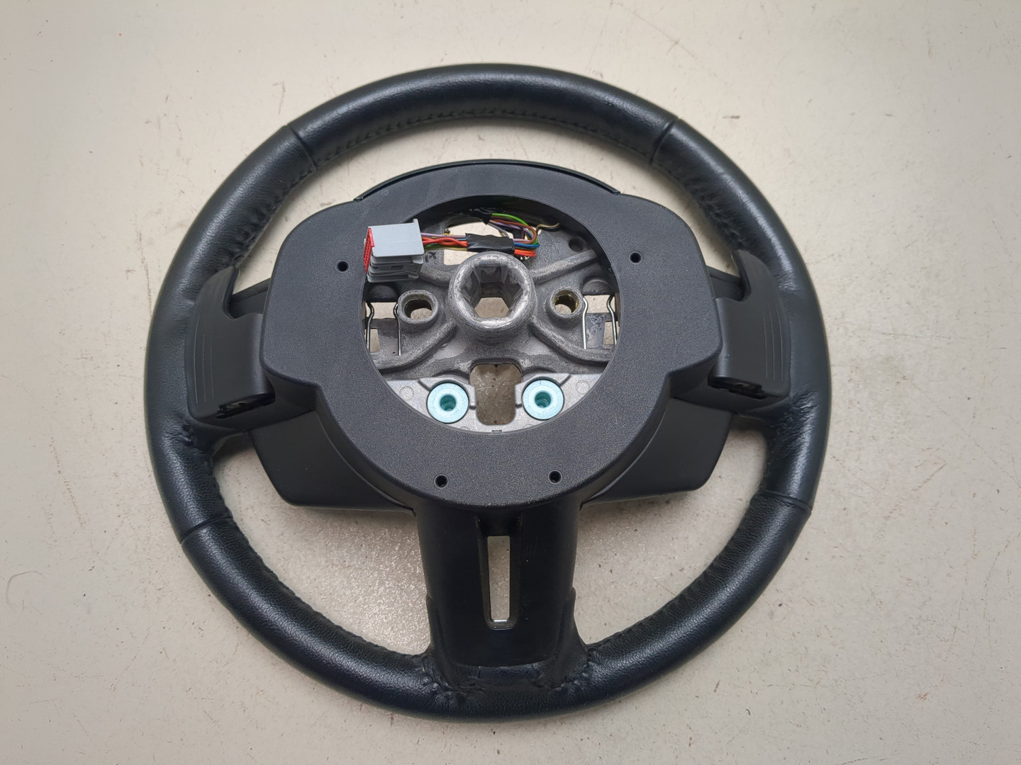 Рулевое колесо (руль)