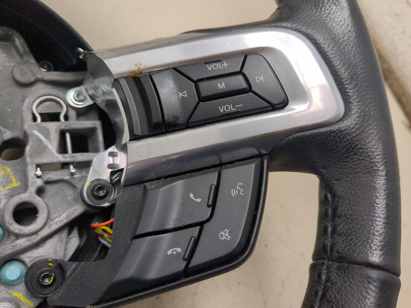 Рулевое колесо (руль)