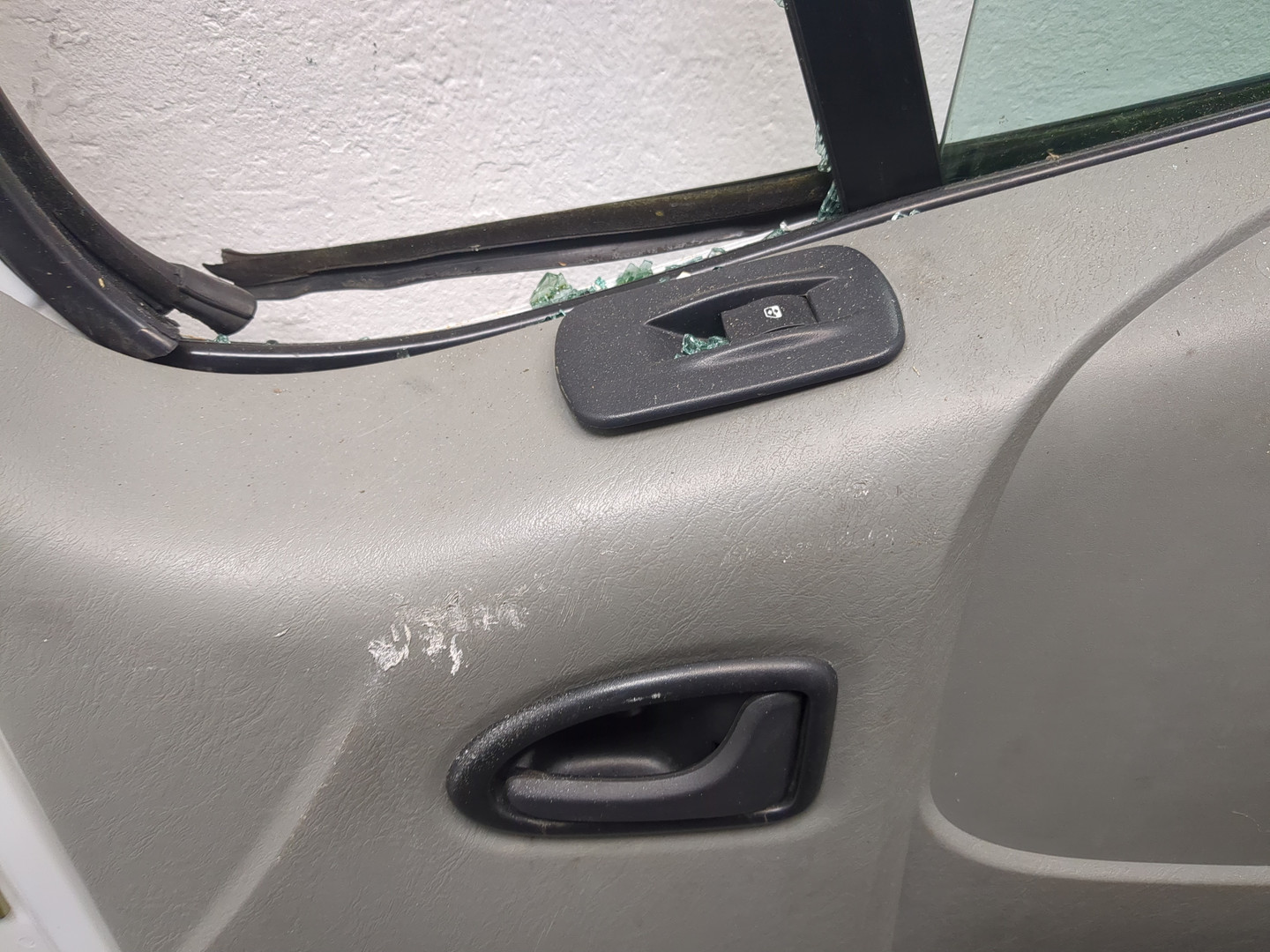 Дверь передняя правая