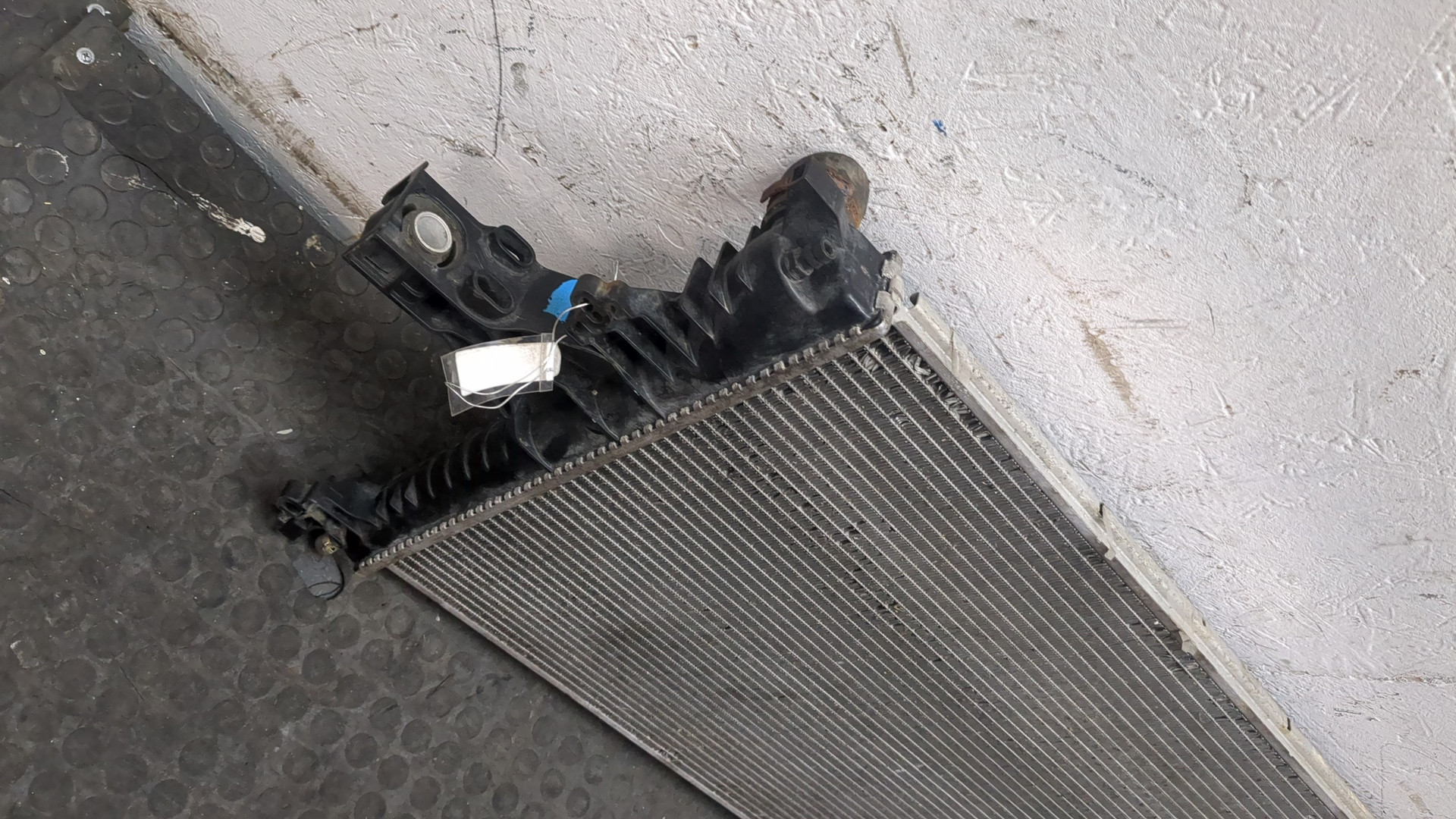 Радиатор охлаждения двигателя основной