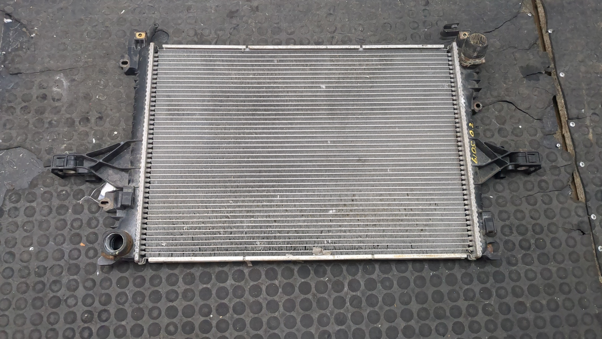 Радиатор охлаждения двигателя основной