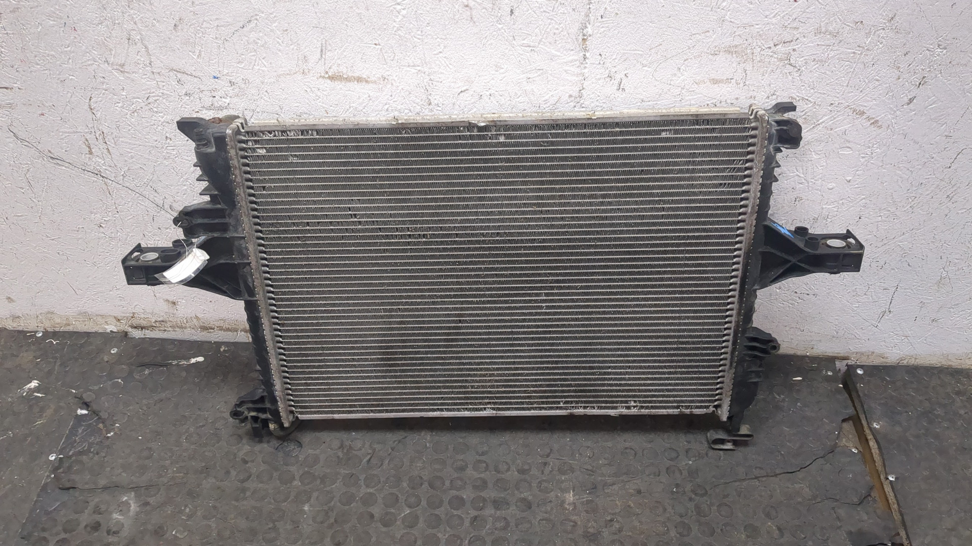 Радиатор охлаждения двигателя основной