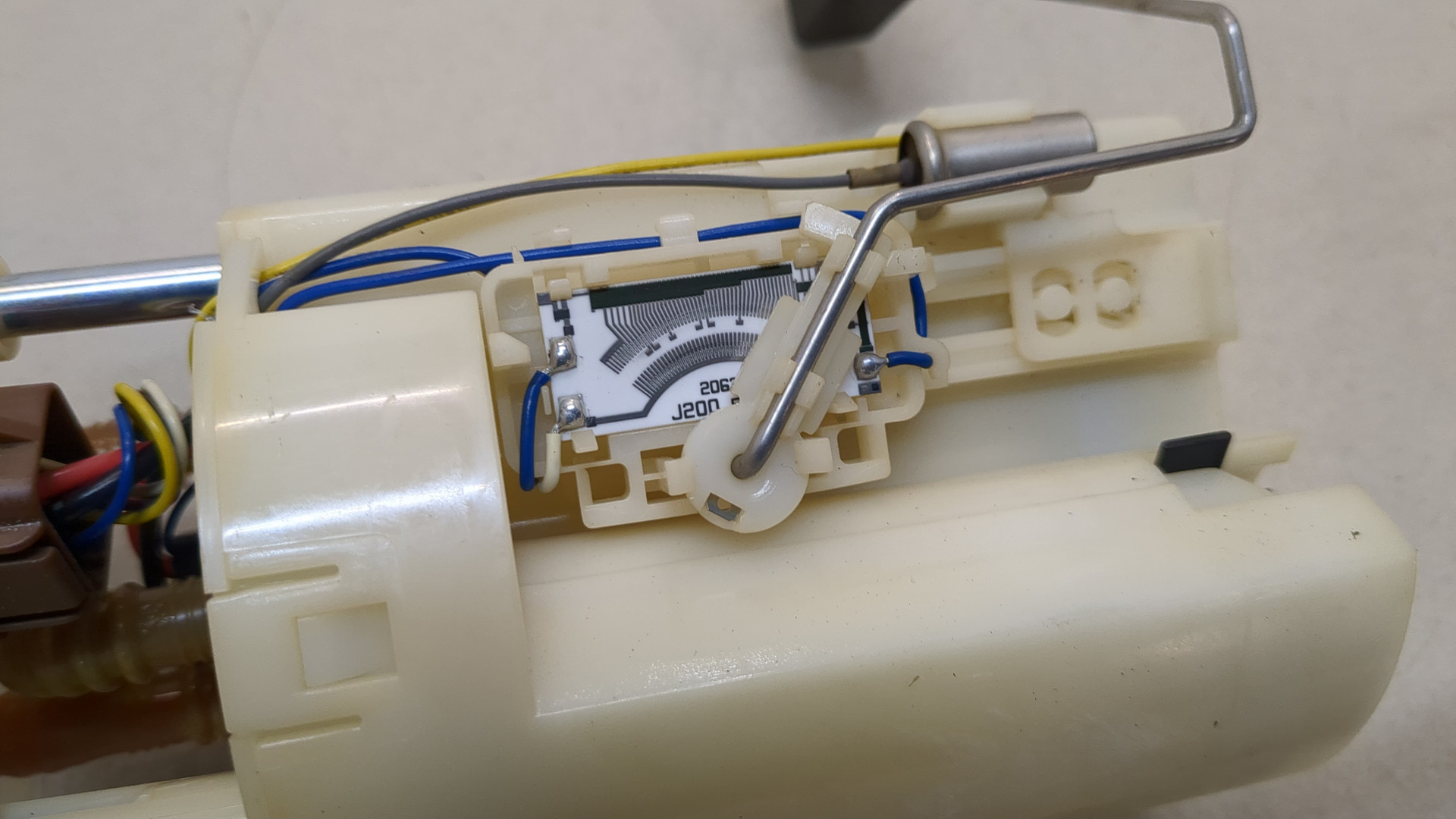 Насос топливный электрический