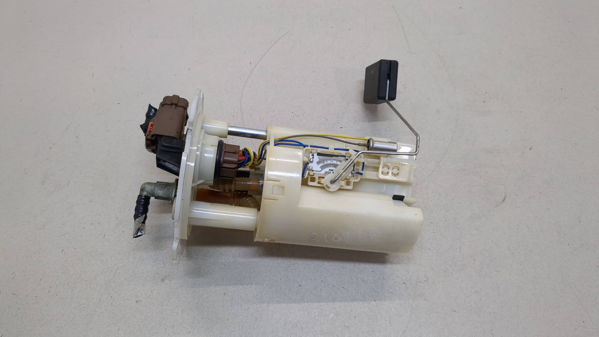 Насос топливный электрический