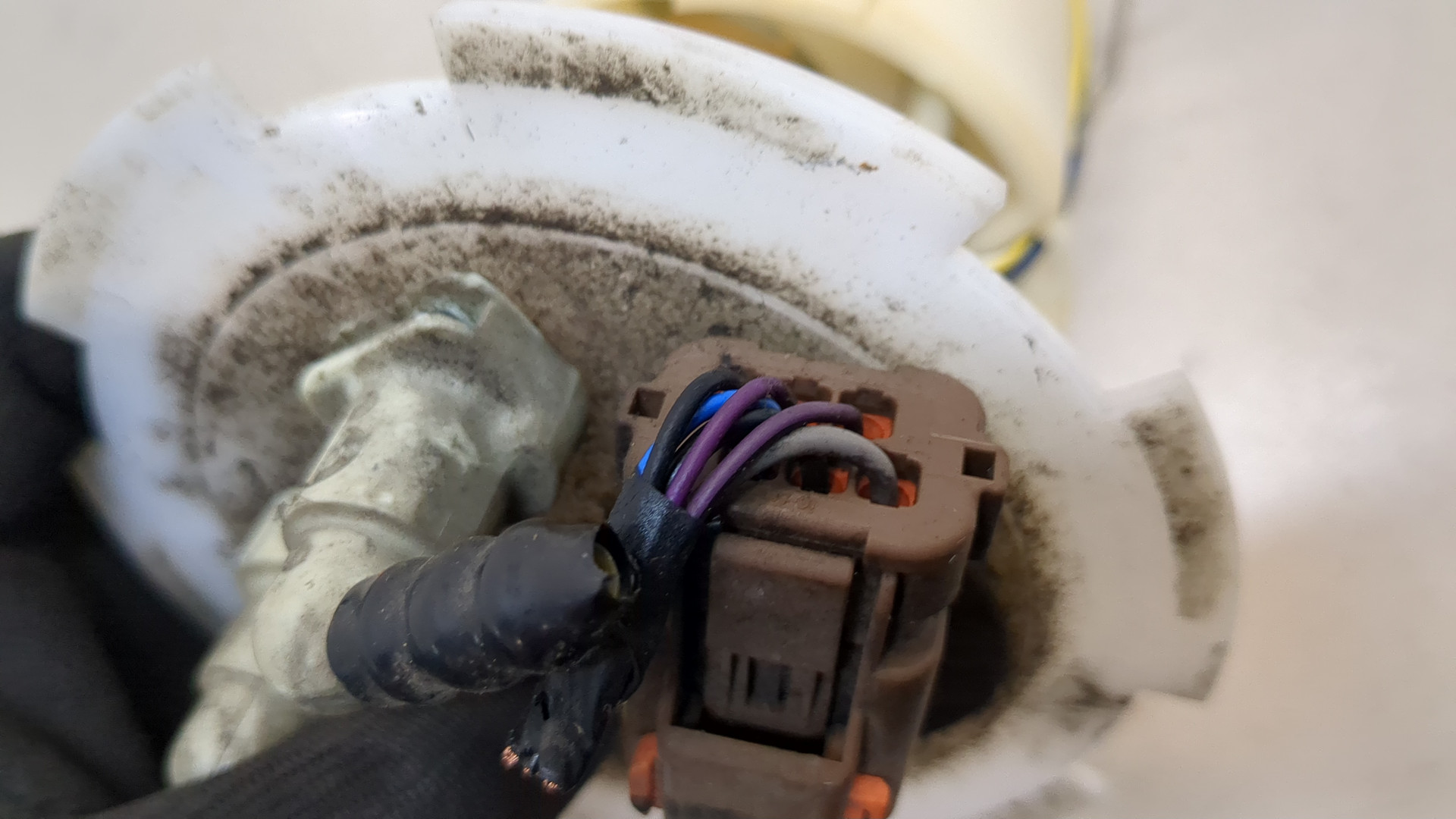 Насос топливный электрический