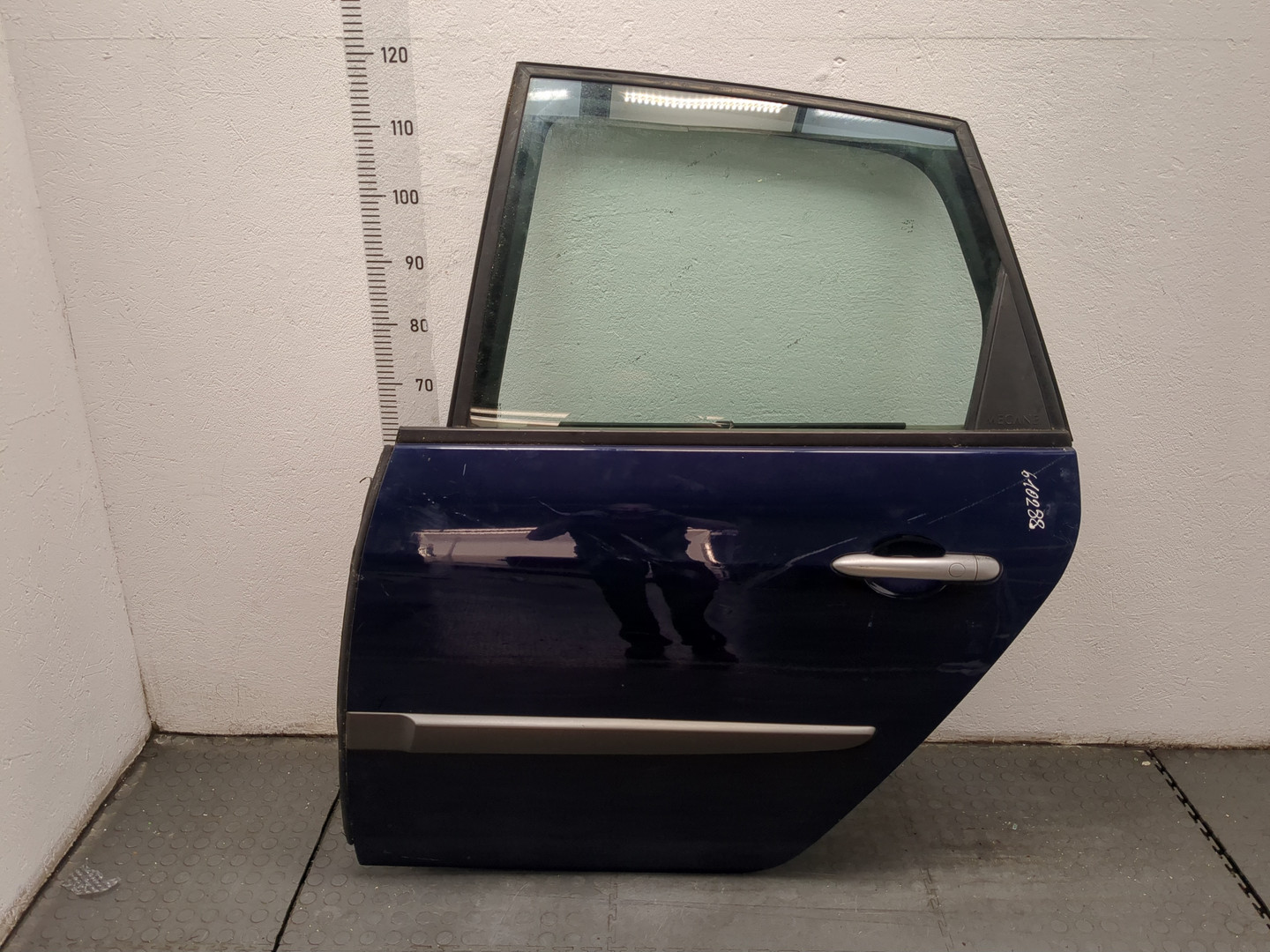 Дверь задняя левая