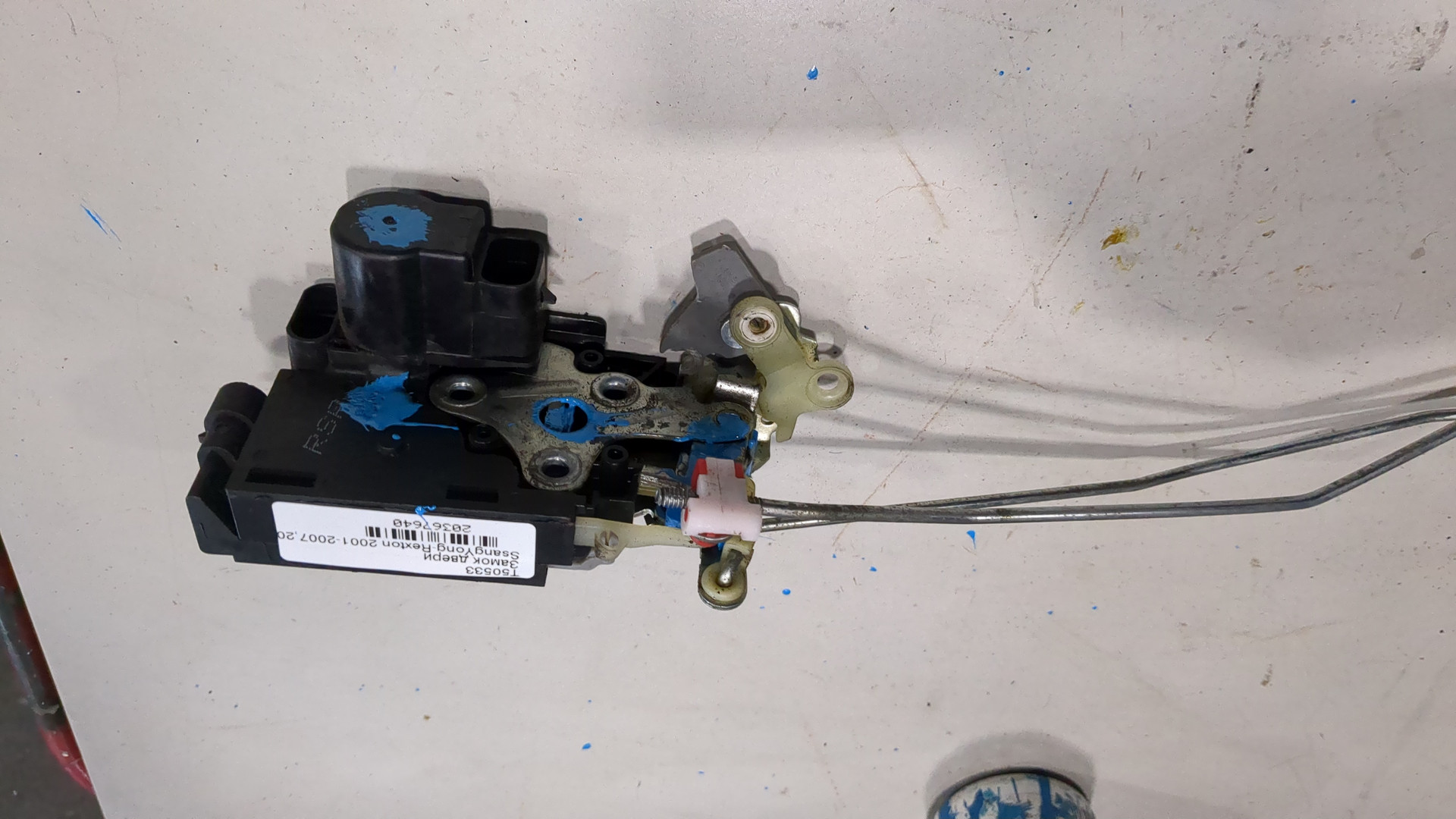 Замок двери передней правой