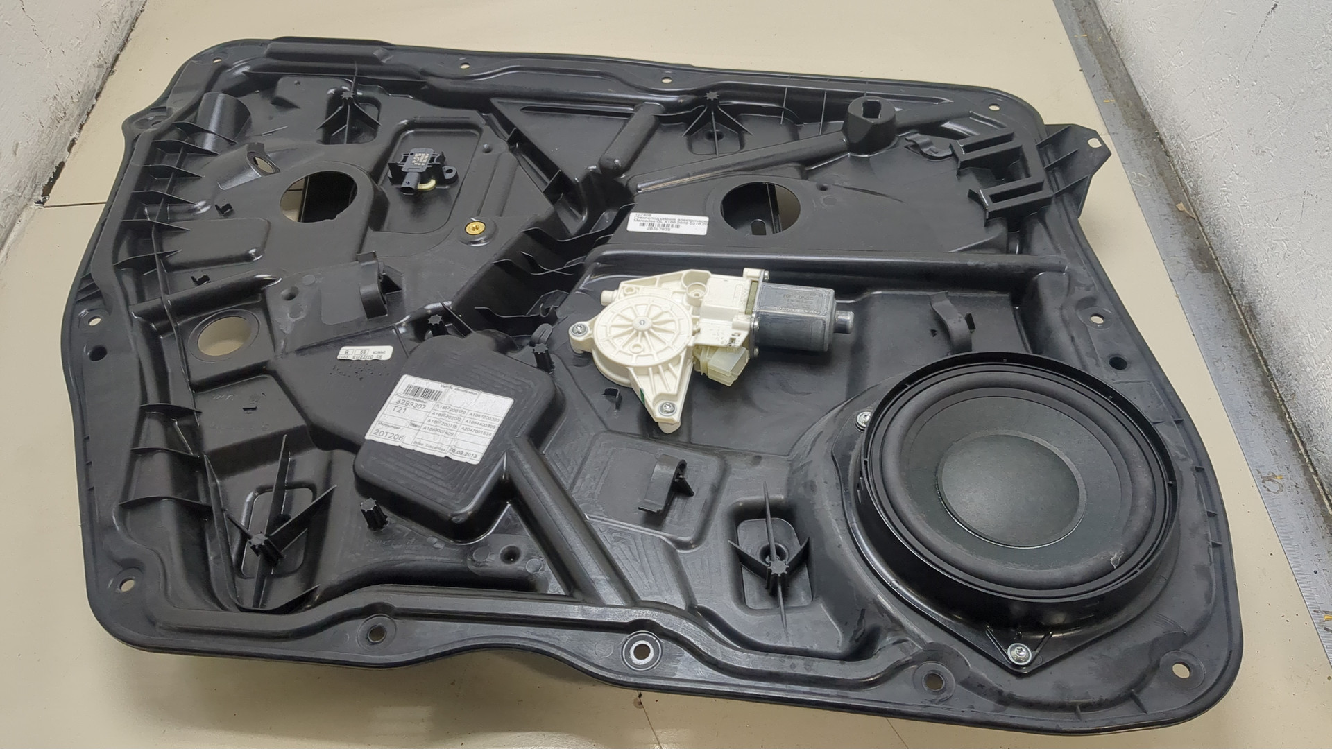 Стеклоподъемник электр. передний левый