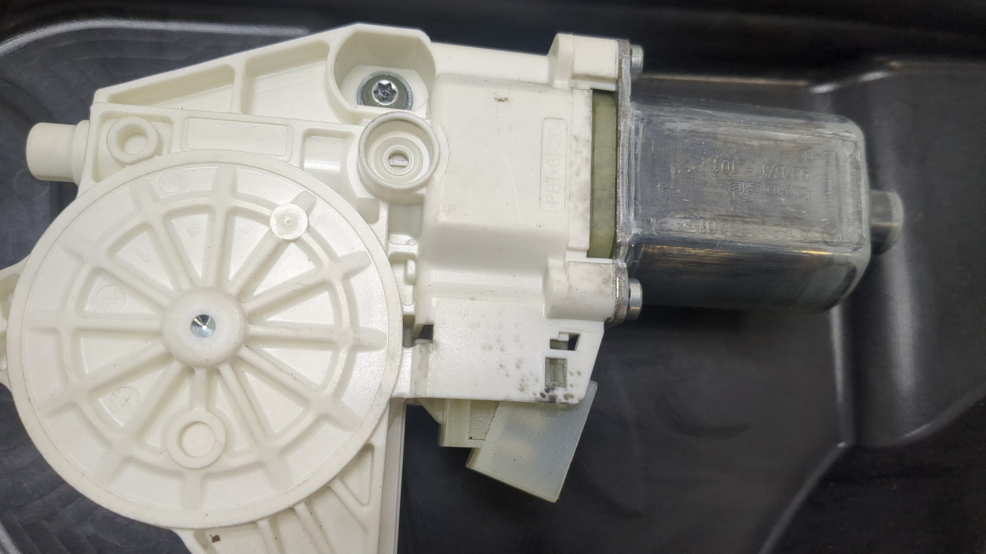 Стеклоподъемник электр. передний левый