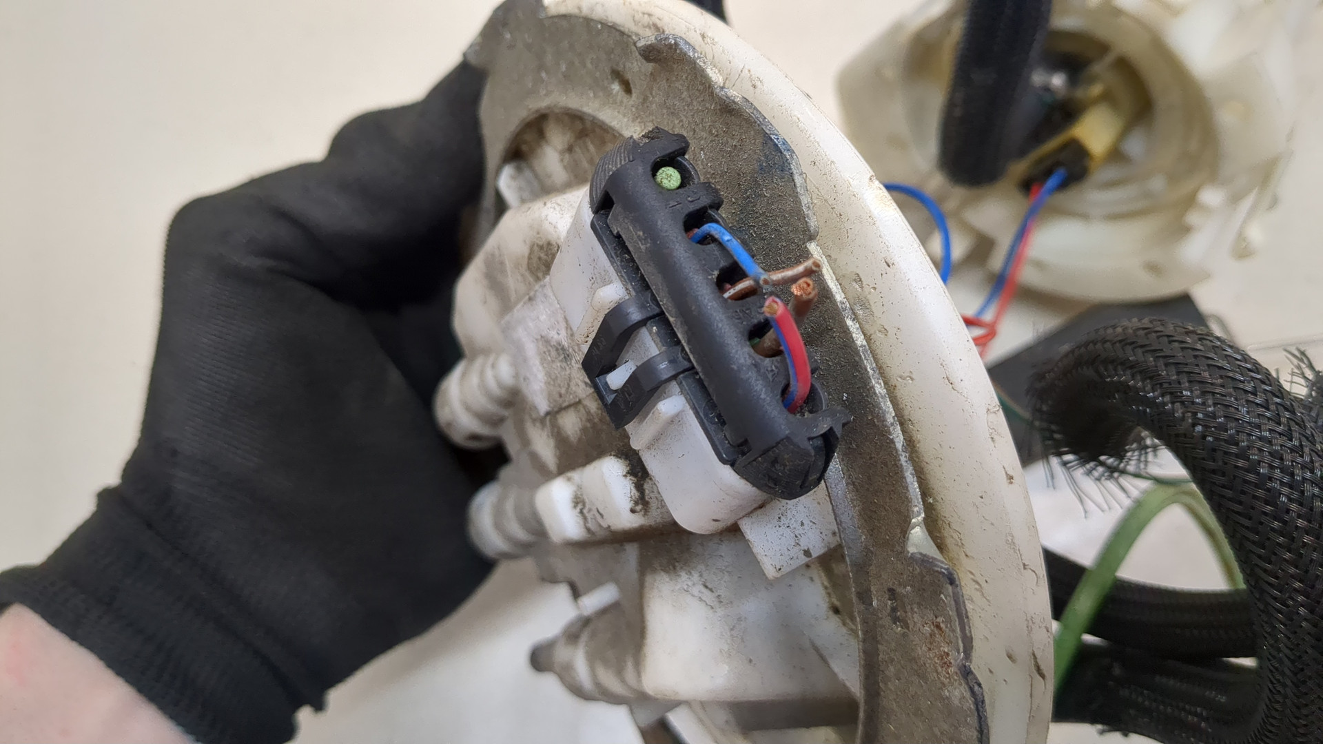 Насос топливный электрический