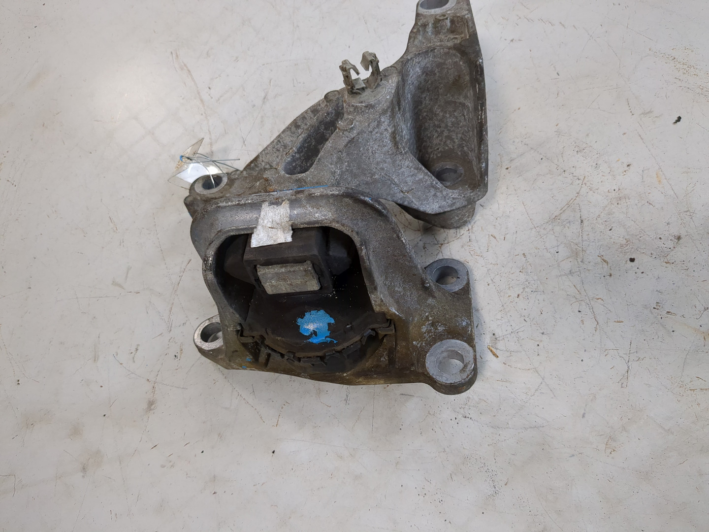 Опора двигателя