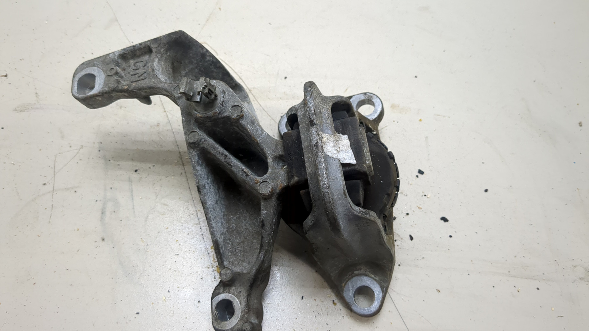 Опора двигателя