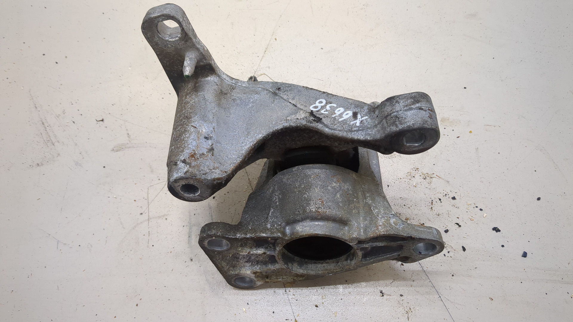 Опора двигателя