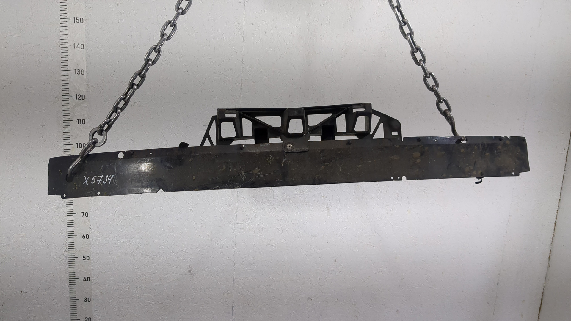 Усилитель переднего бампера