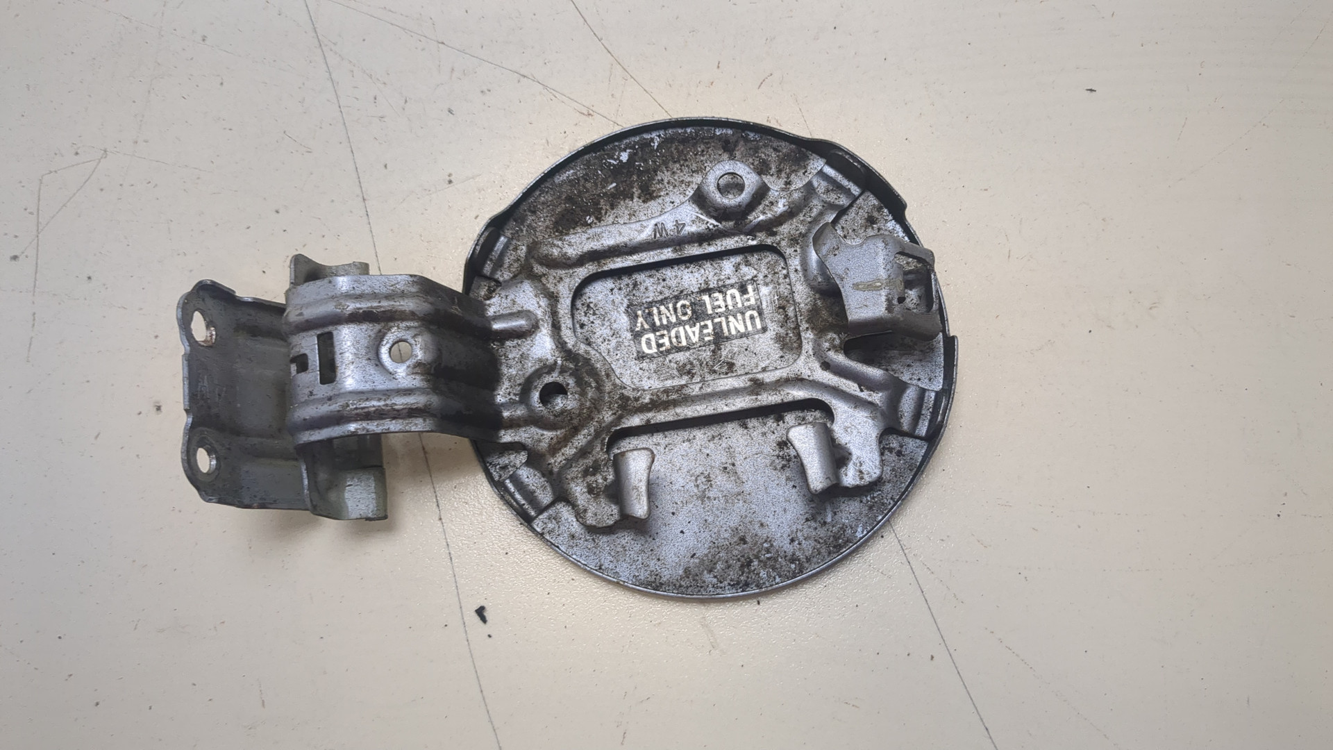 Лючок бензобака