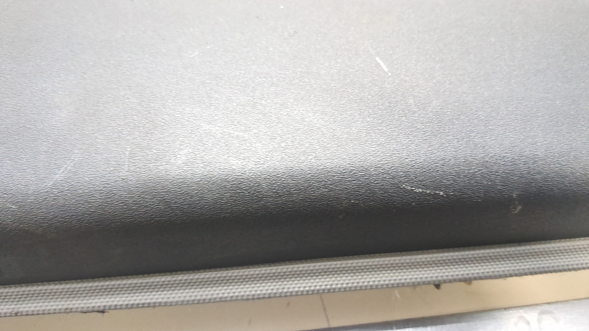 Обшивка двери передней правой