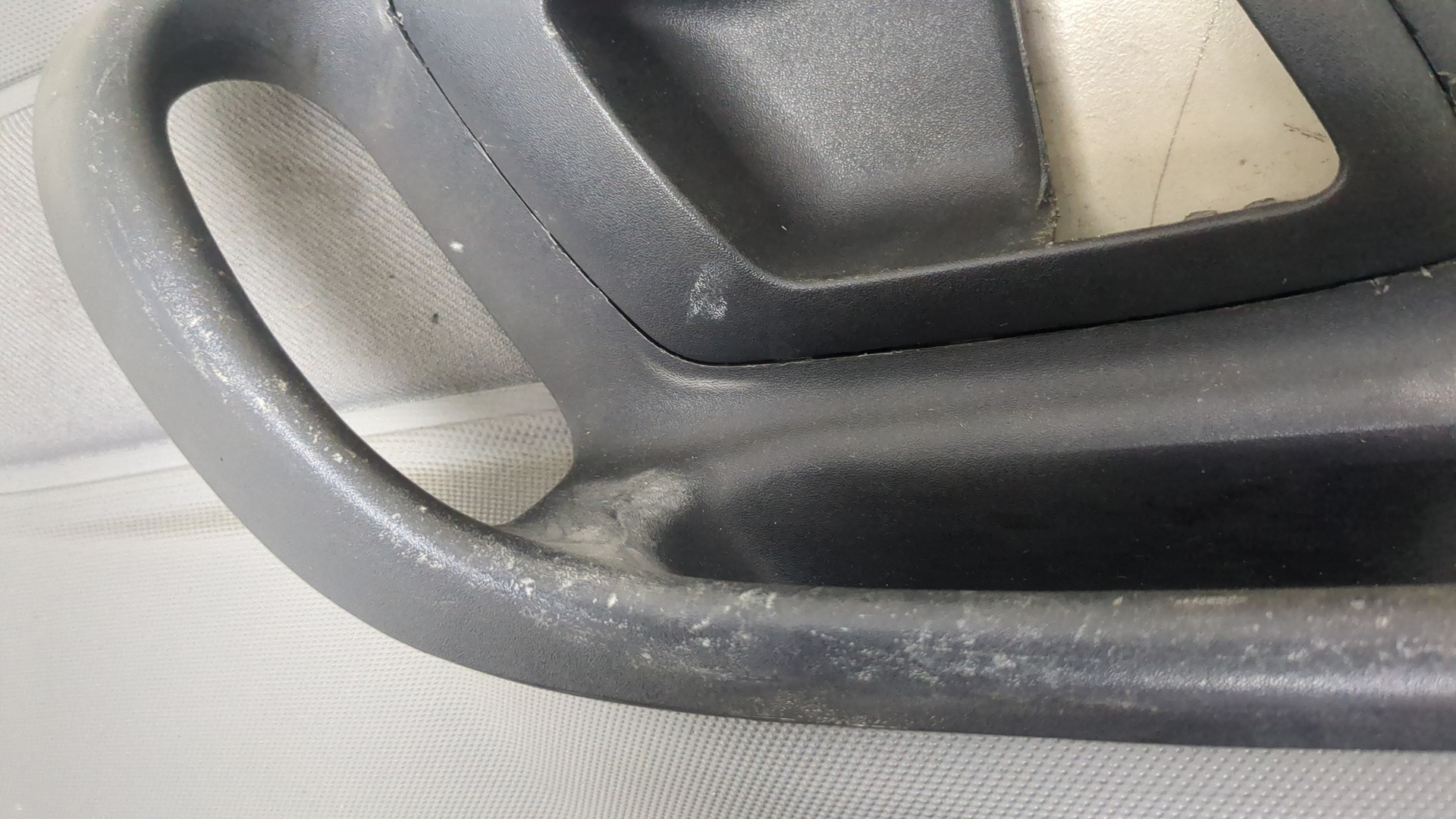 Обшивка двери передней правой