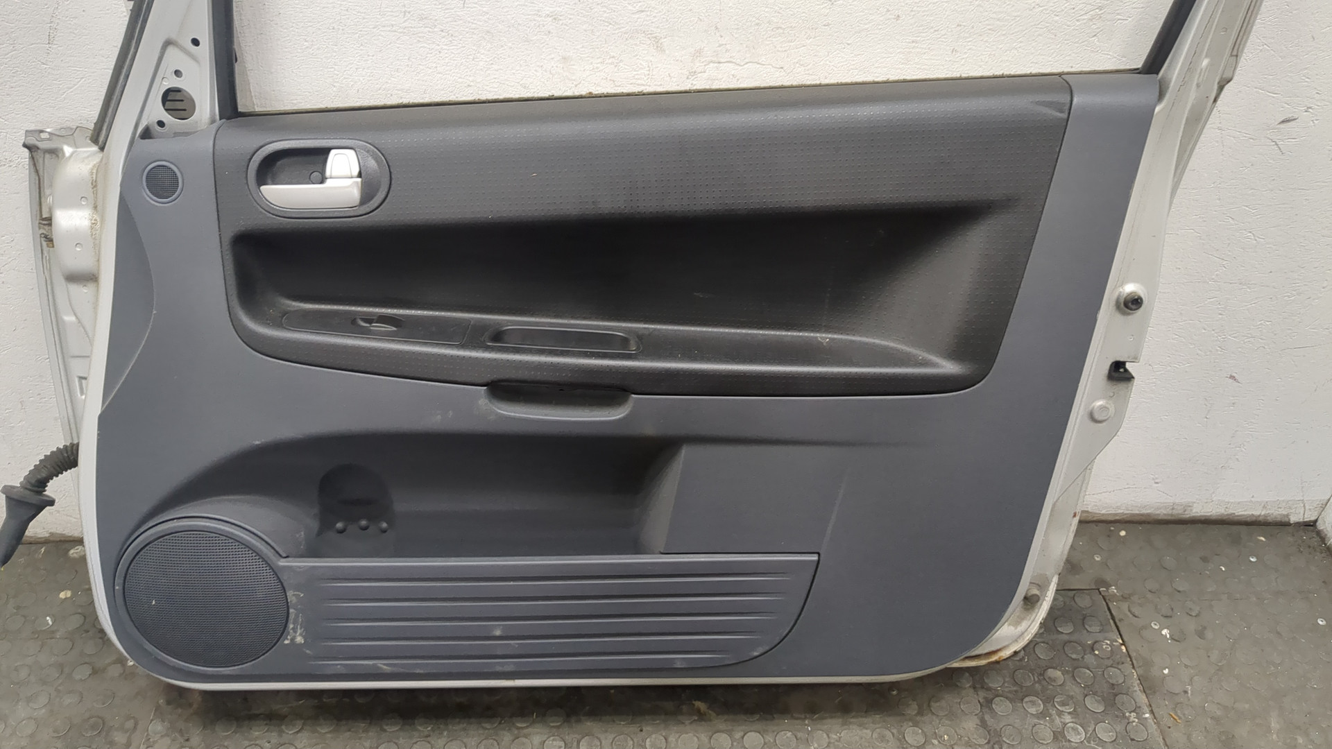 Дверь передняя правая