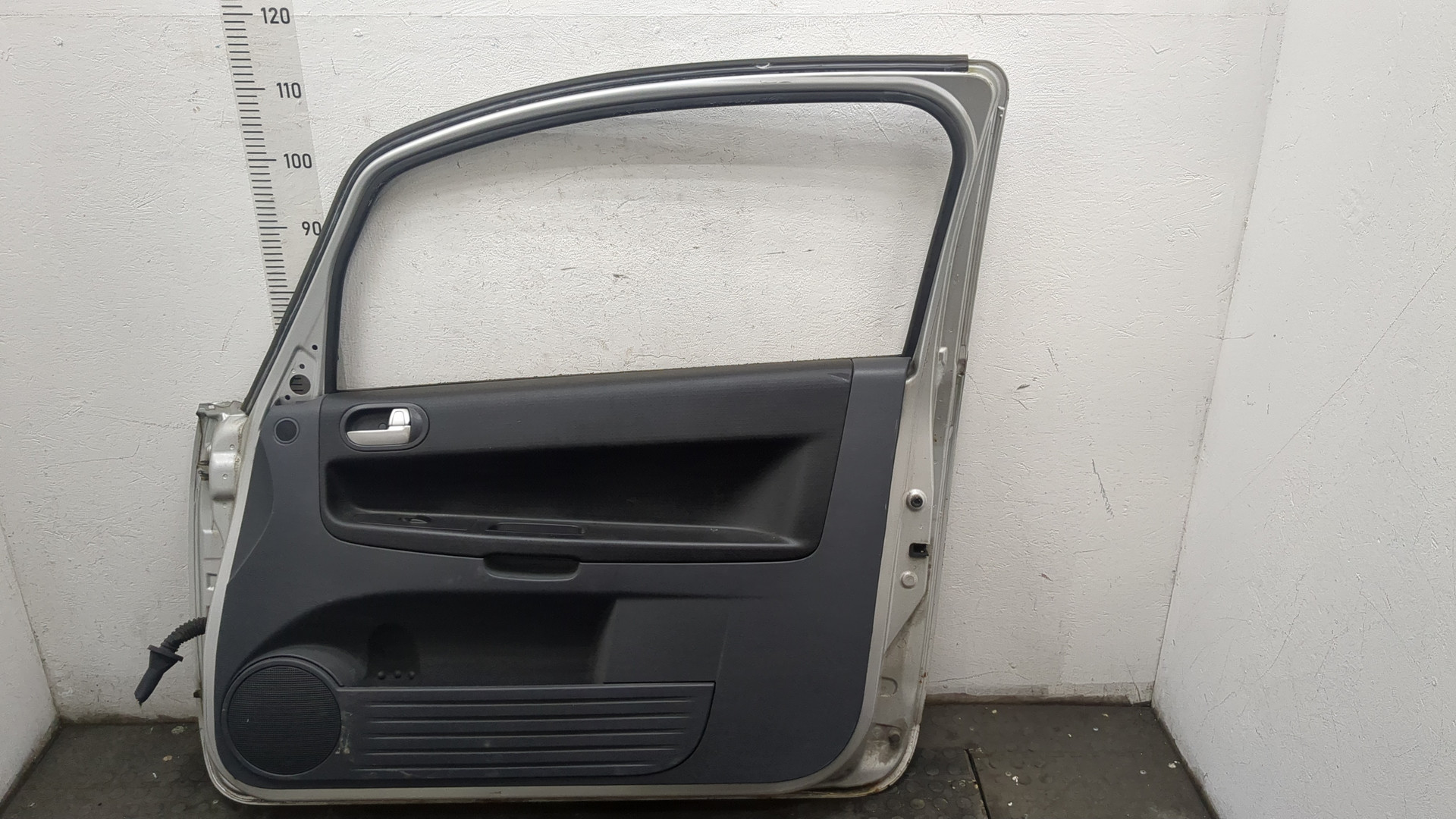 Дверь передняя правая