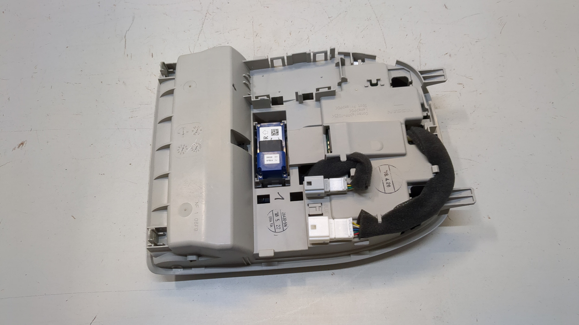 Плафон салонный