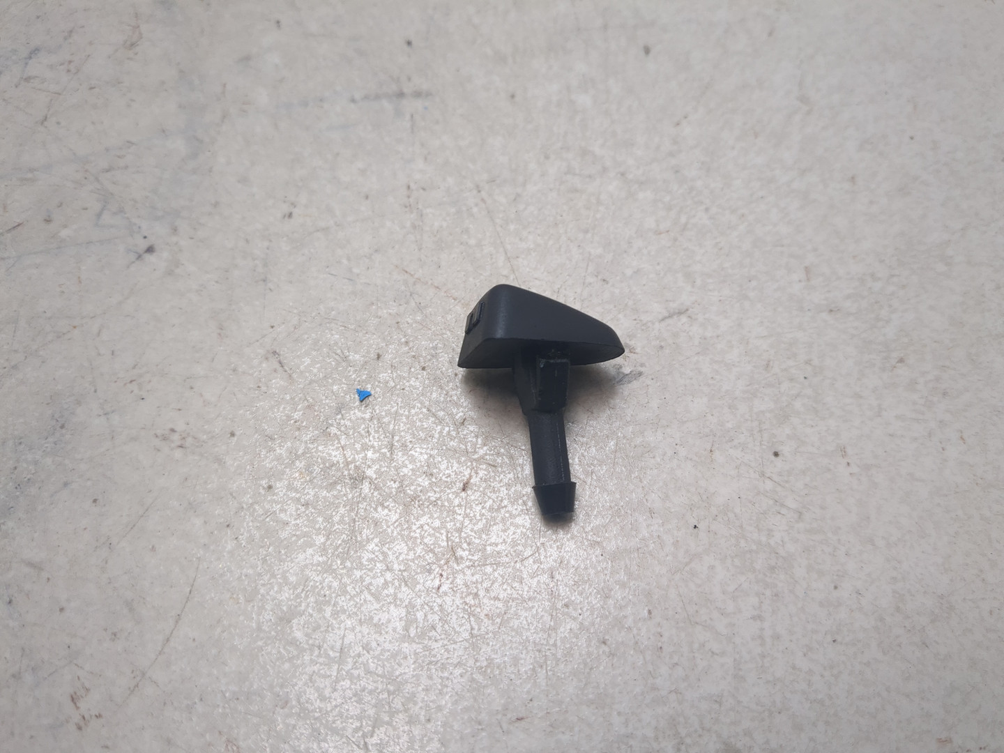 Форсунка омывателя лобового стекла