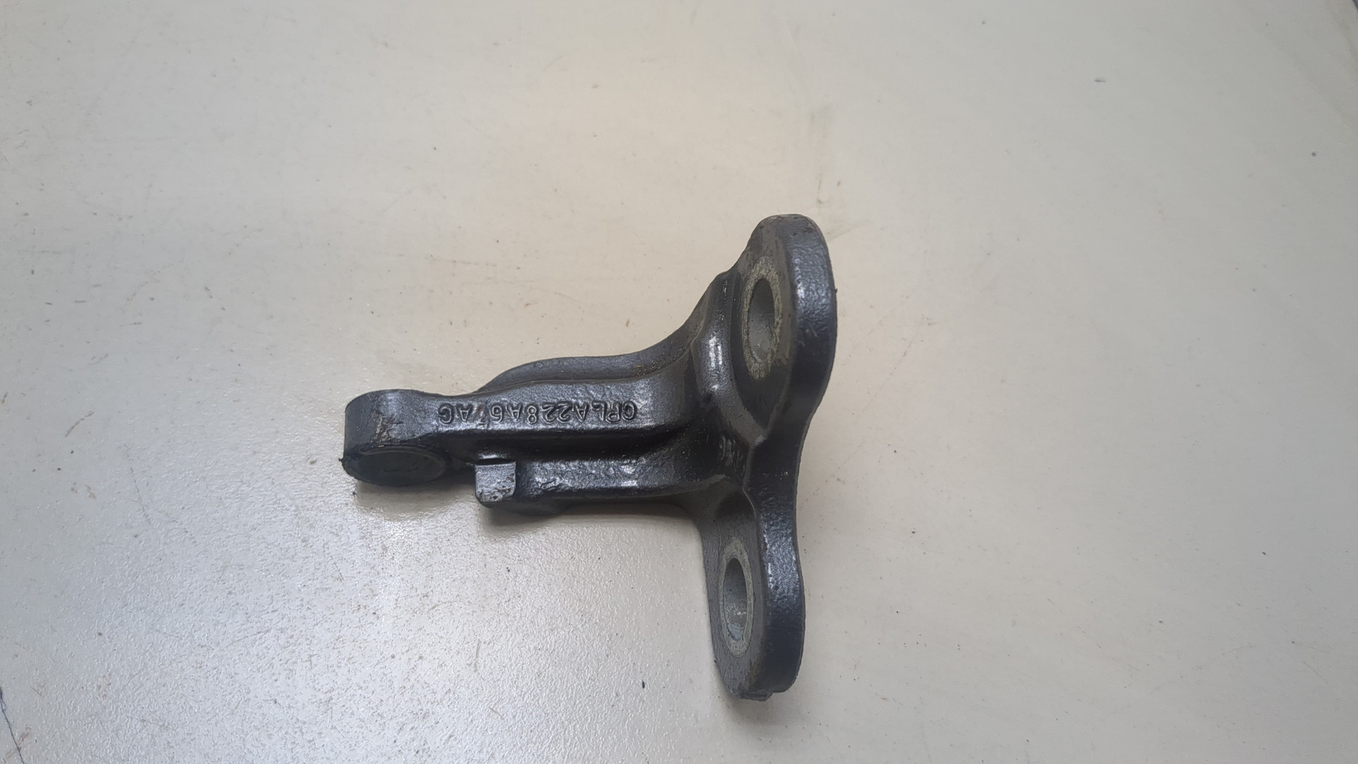 Петля двери