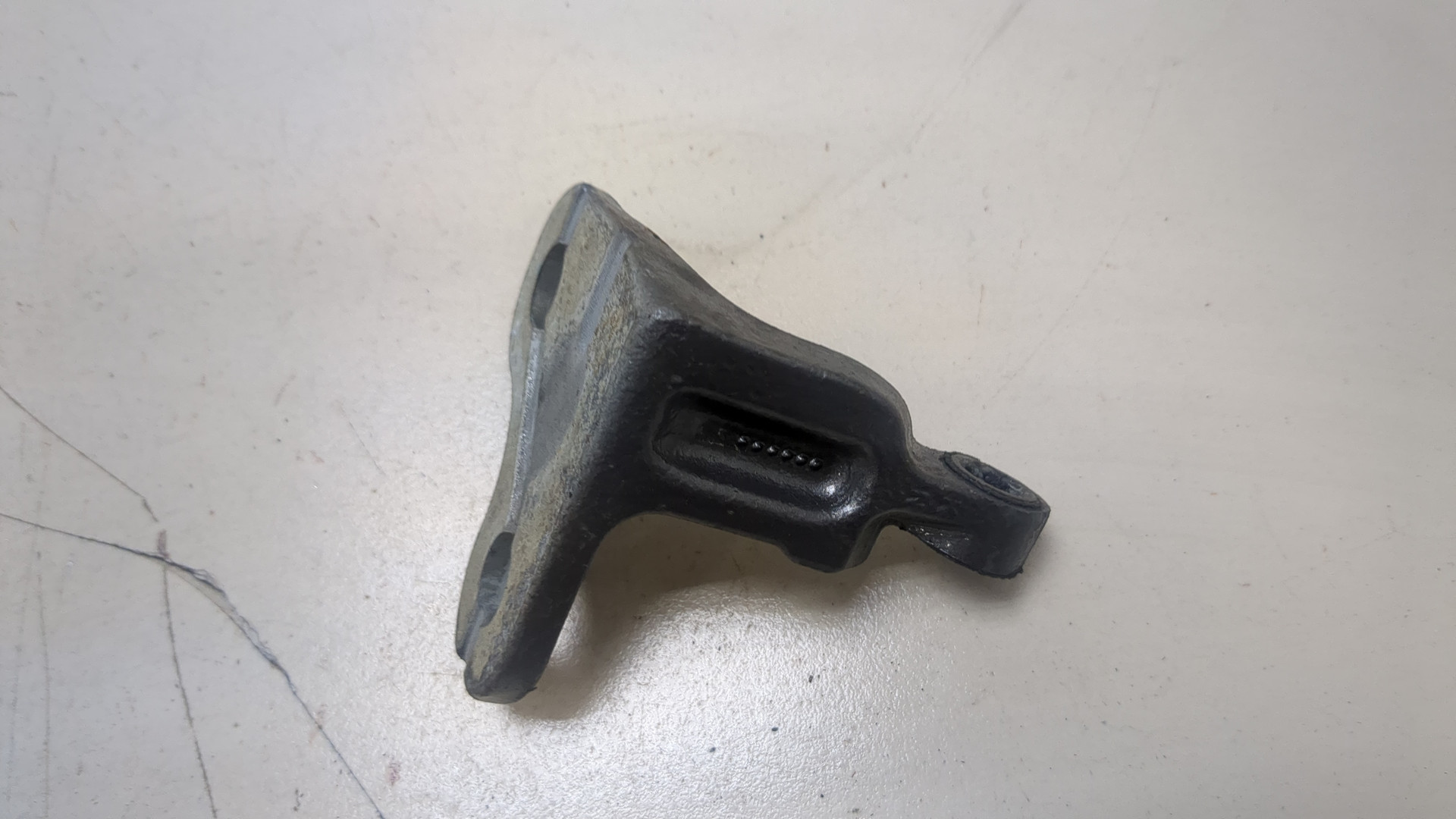 Петля двери