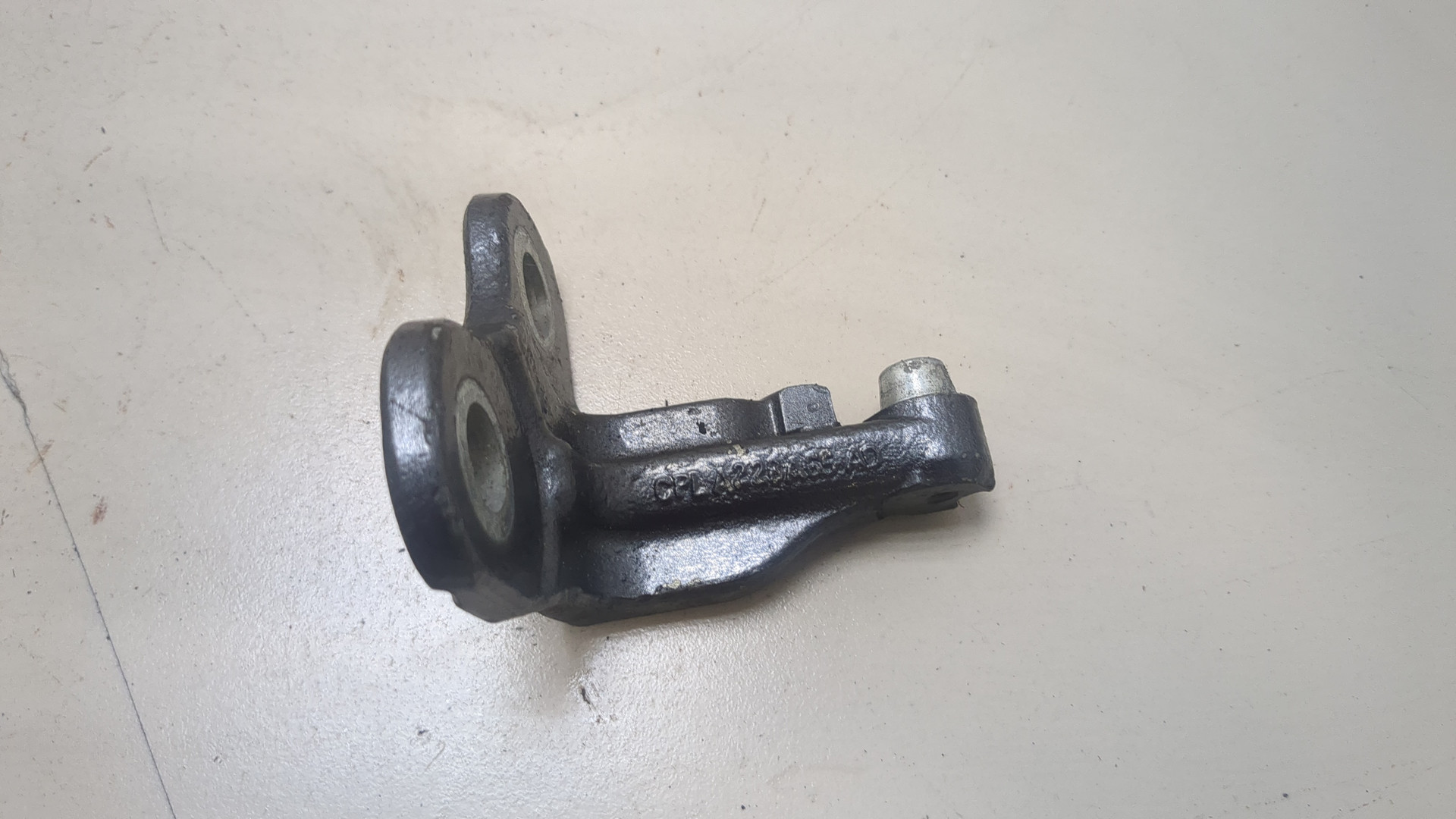 Петля двери