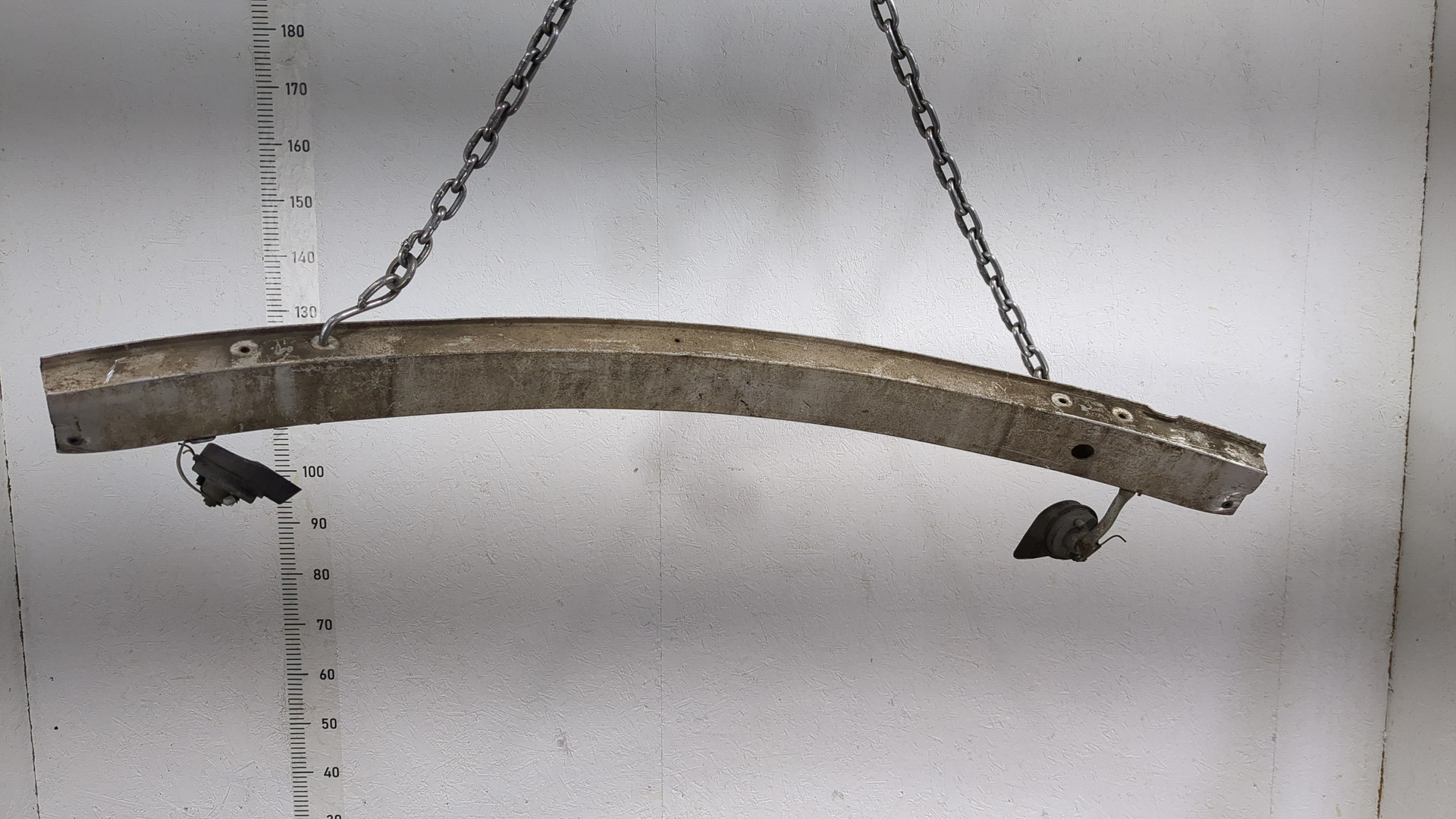 Усилитель переднего бампера