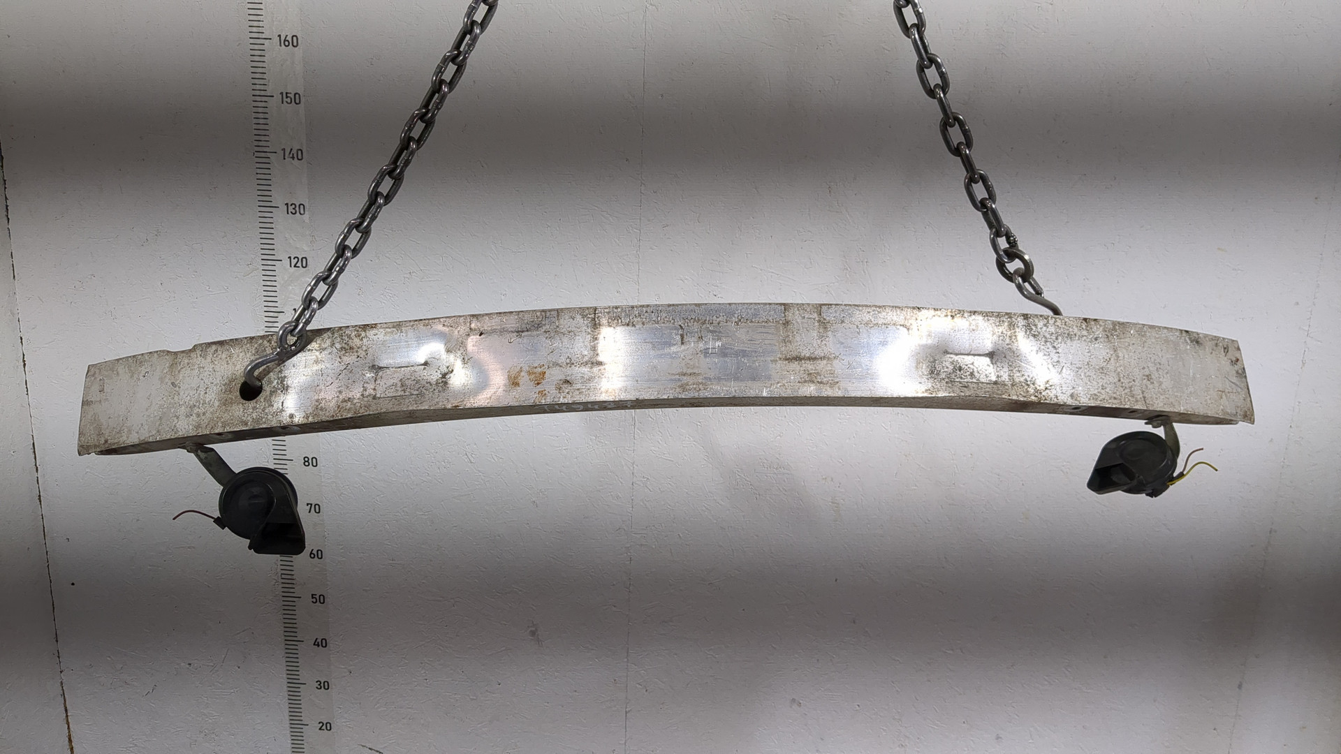 Усилитель переднего бампера