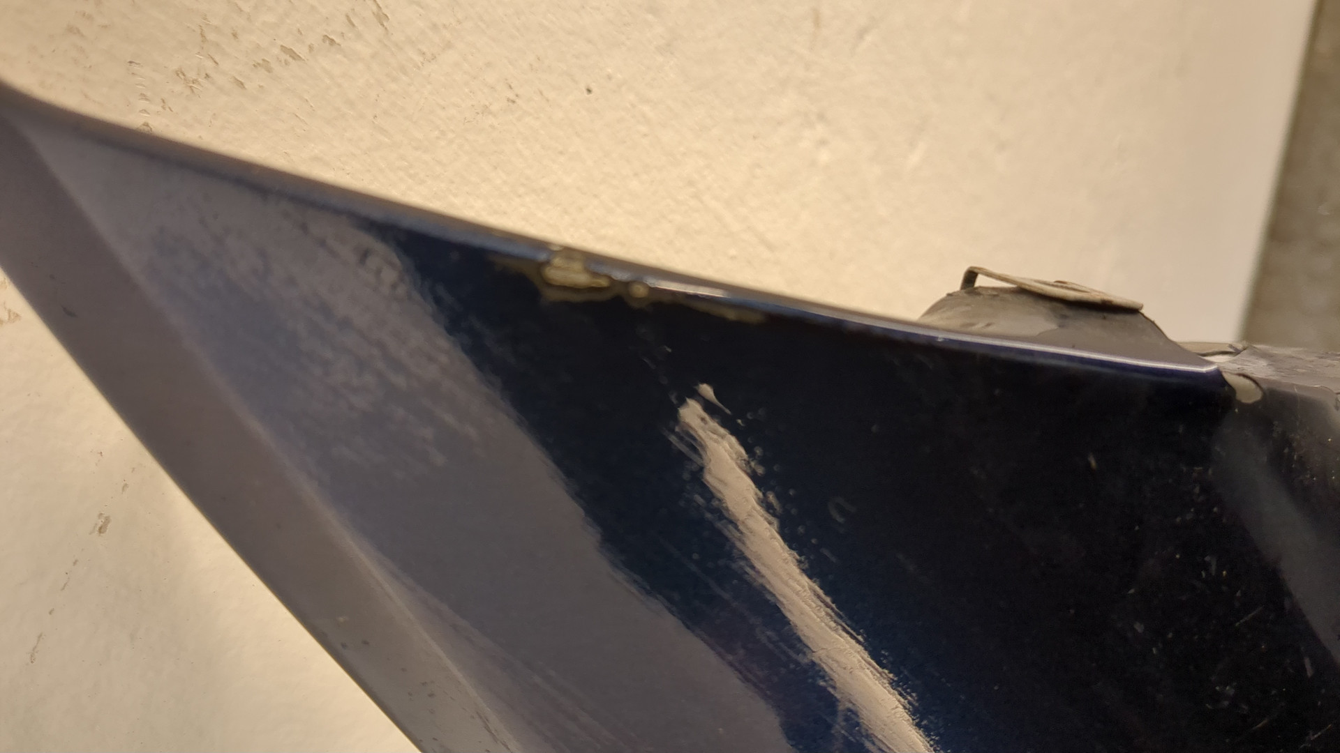 Крыло переднее правое