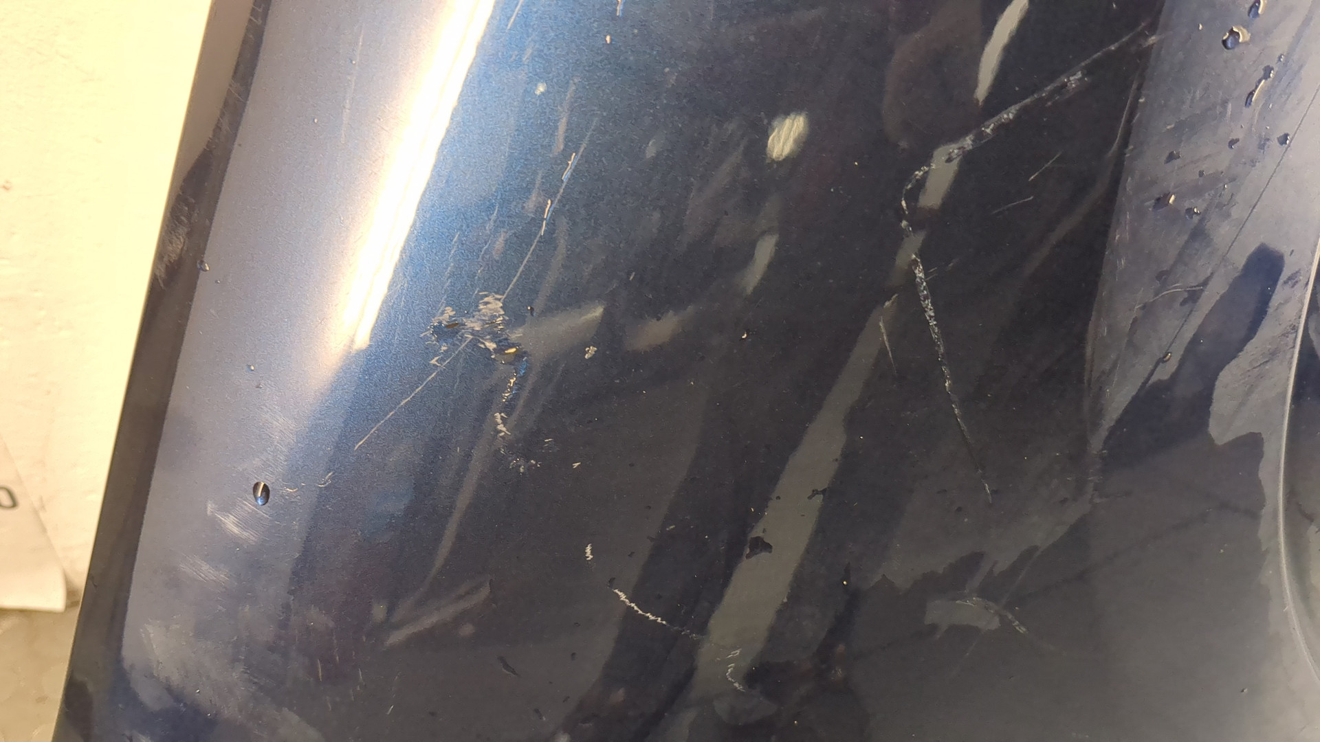 Крыло переднее правое