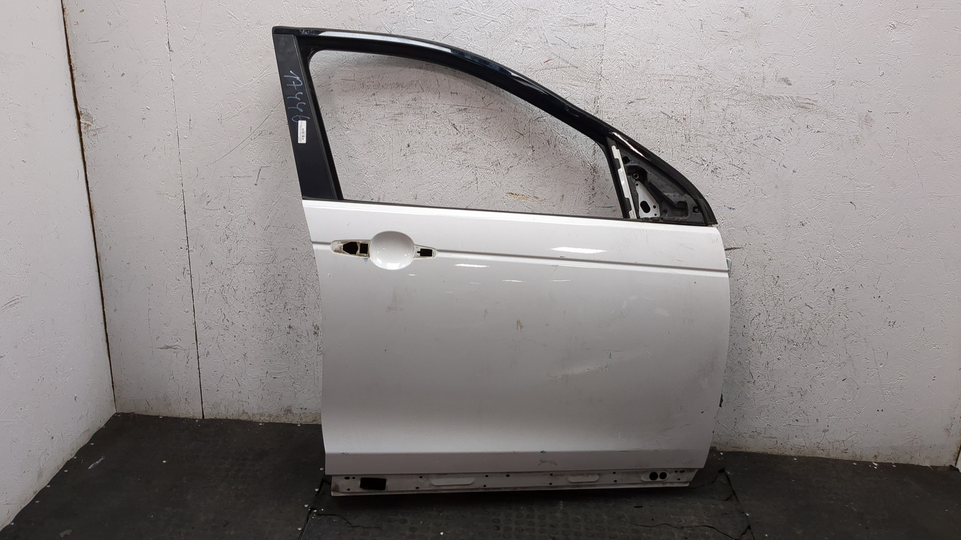 Дверь передняя правая