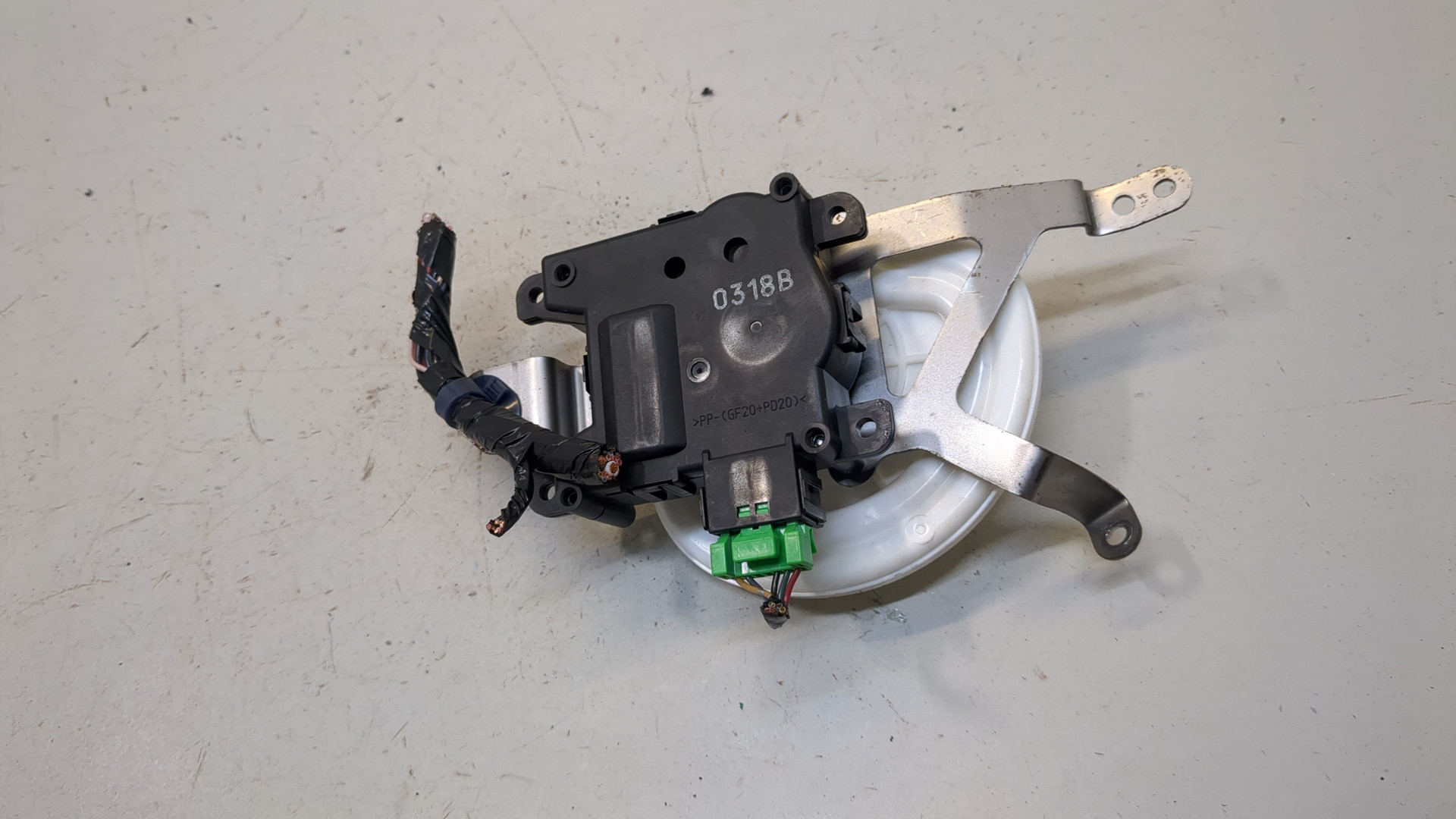 Моторчик заслонки печки