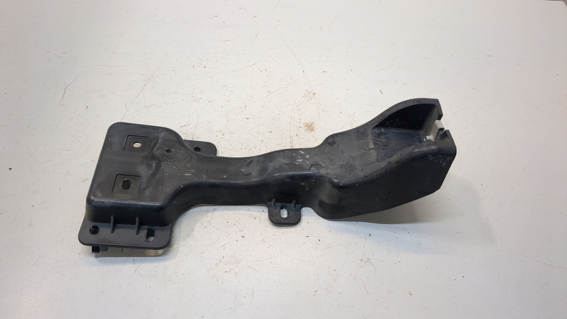 Кронштейн заднего бампера